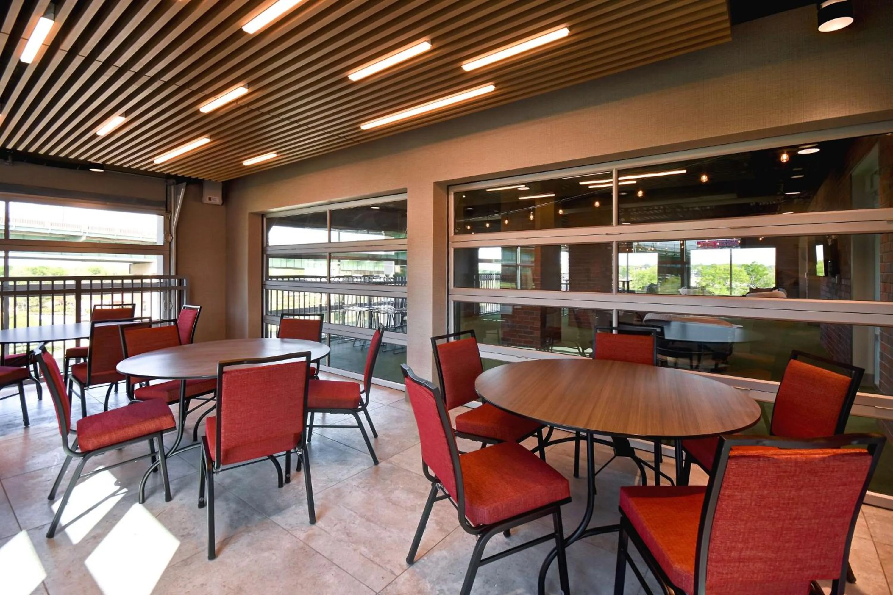 Dining area in Homewood Suites by Hilton Tuscaloosa Downtown- Near Univ of Alabama