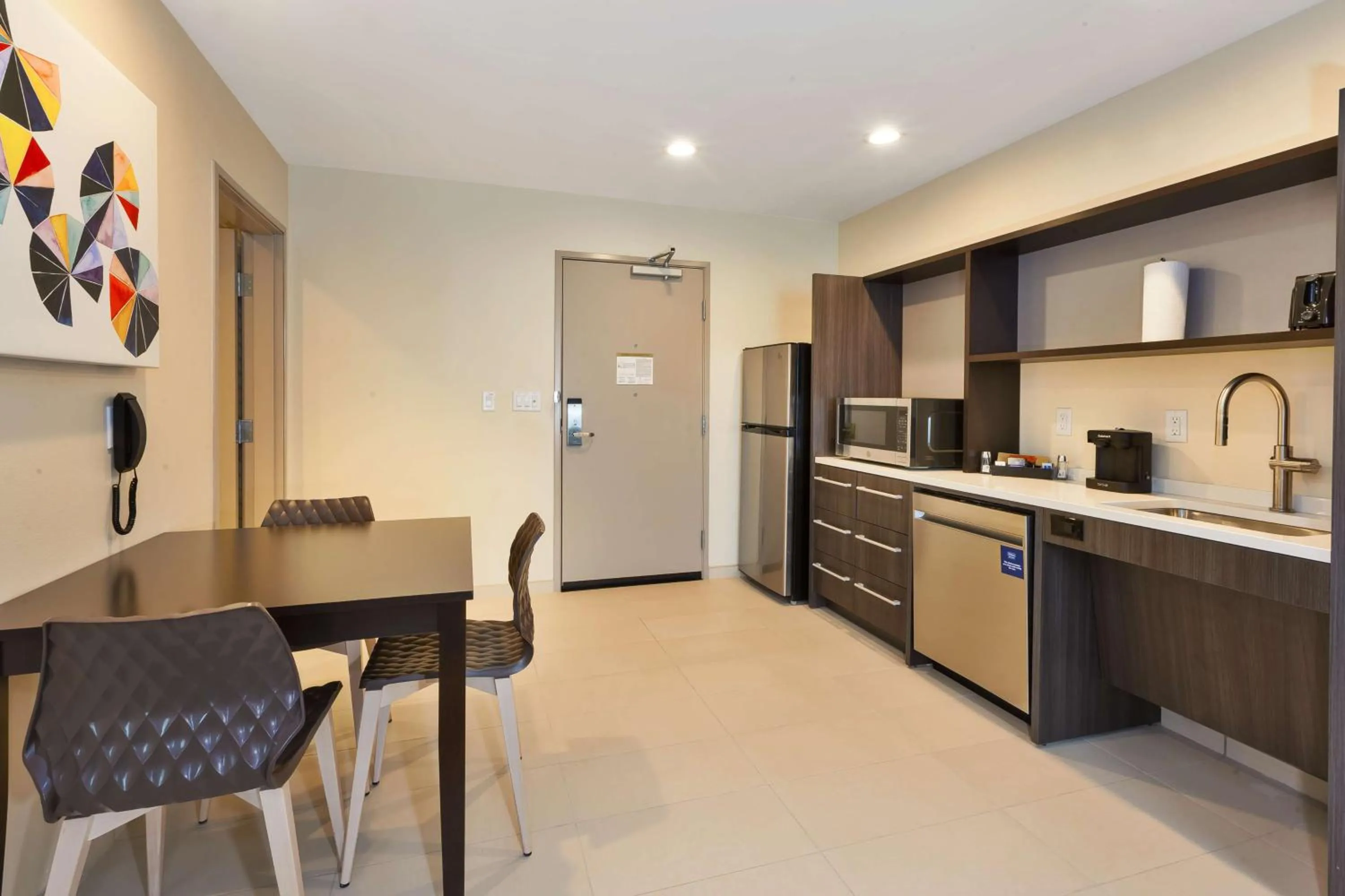 Kitchen or kitchenette in Home2 Suites By Hilton Tucson Airport, Az
