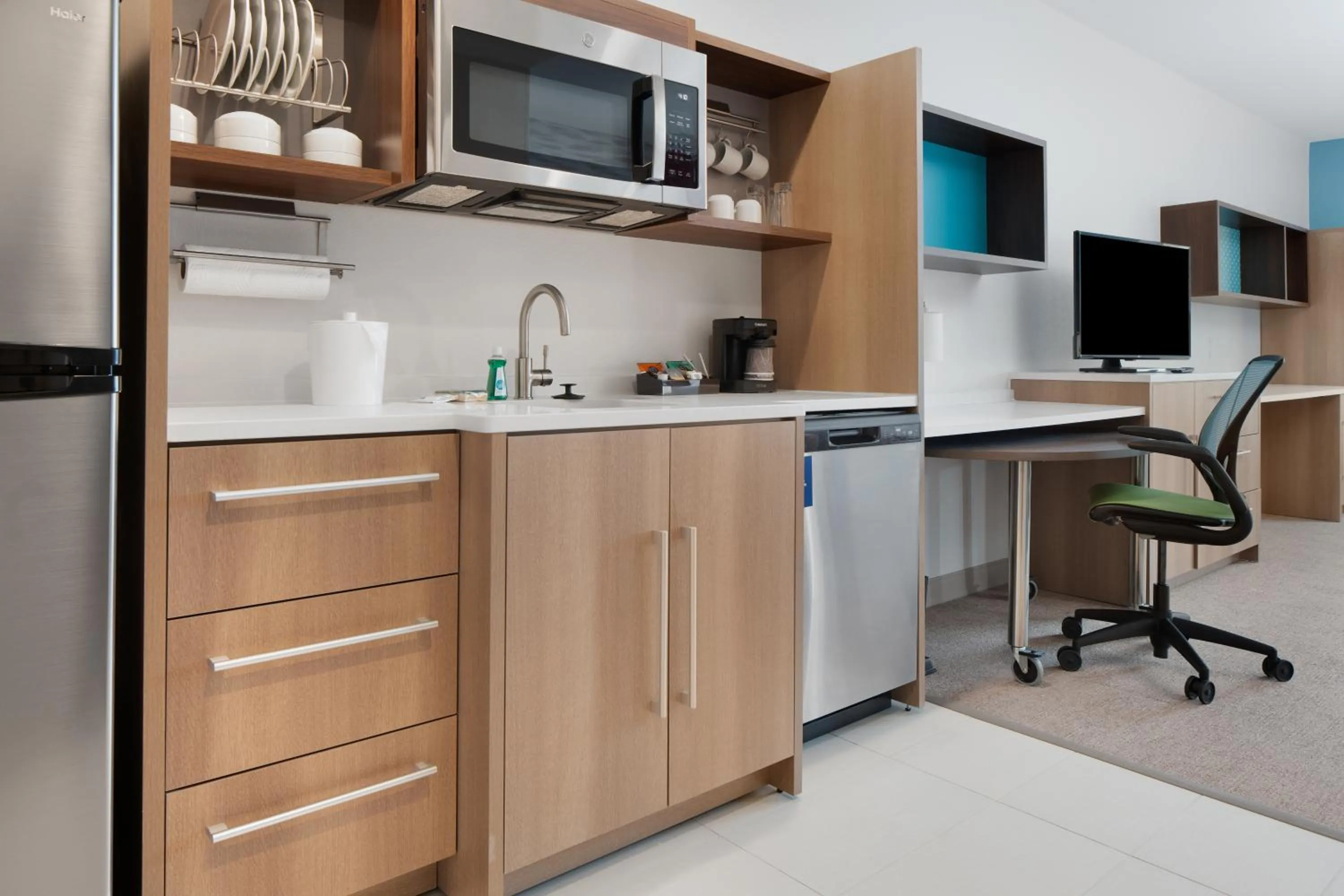 Kitchen or kitchenette in Home2 Suites By Hilton Rowlett Rockwall Marina