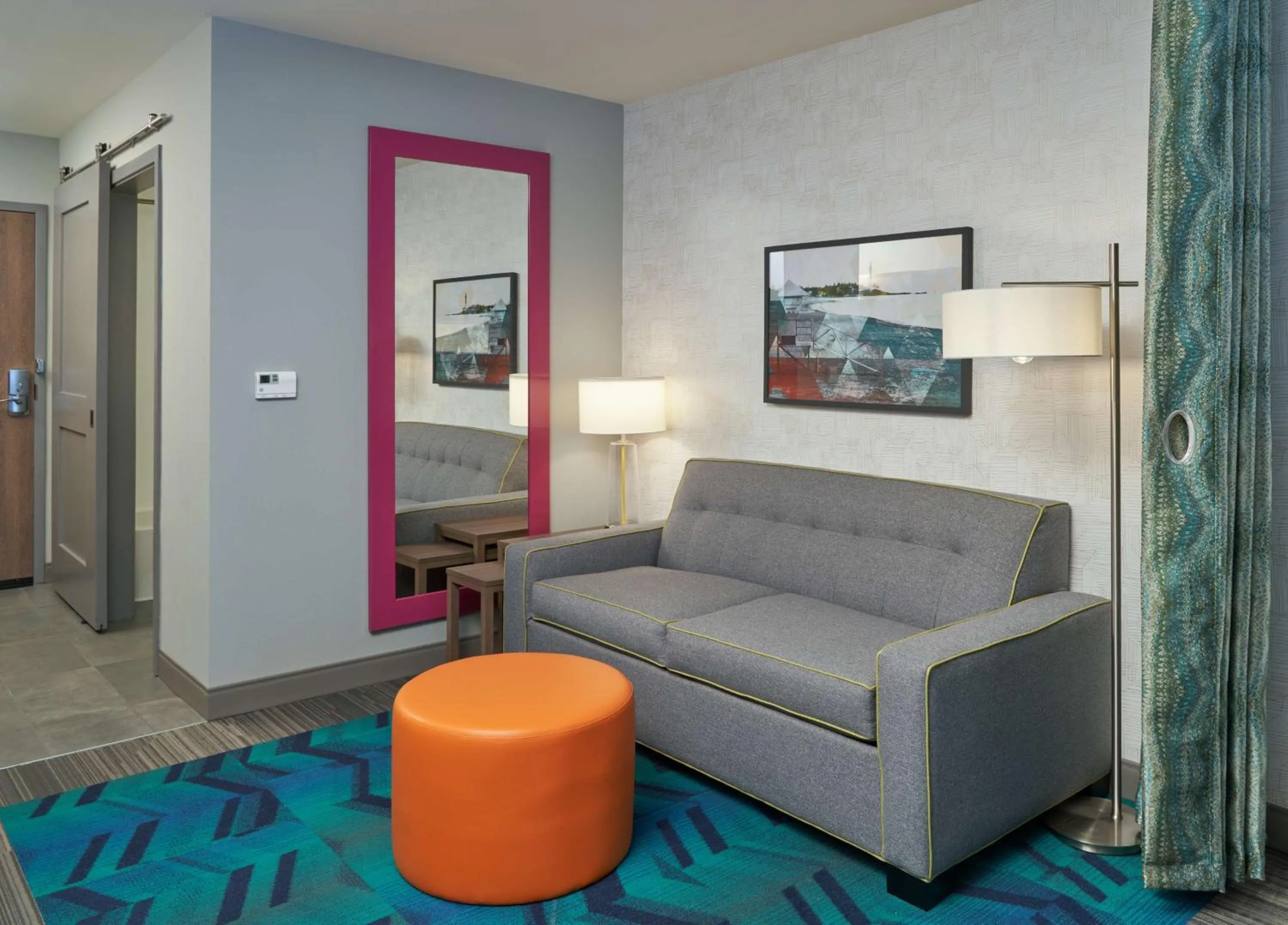 Living room in Home2 Suites By Hilton Pompano Beach Pier, Fl