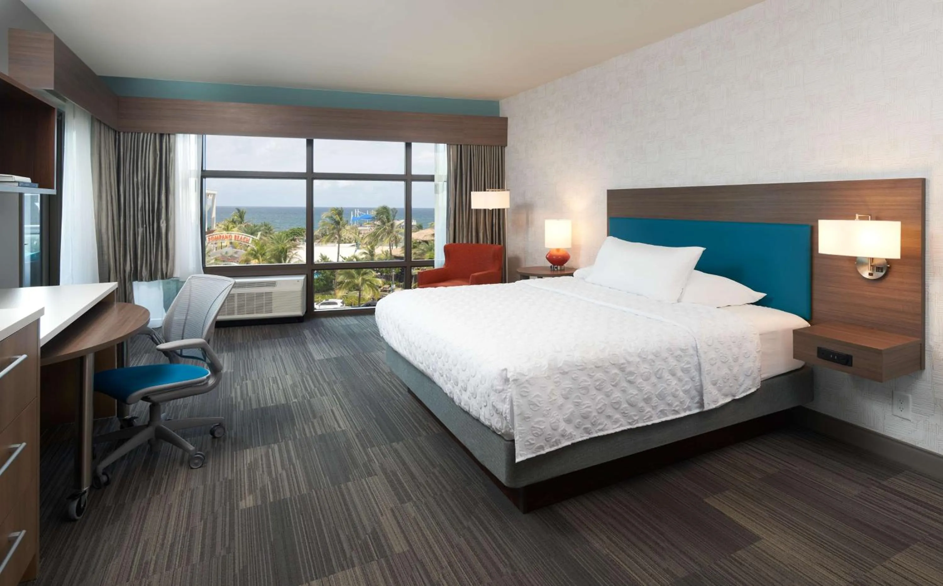 Bedroom, Bed in Home2 Suites By Hilton Pompano Beach Pier, Fl