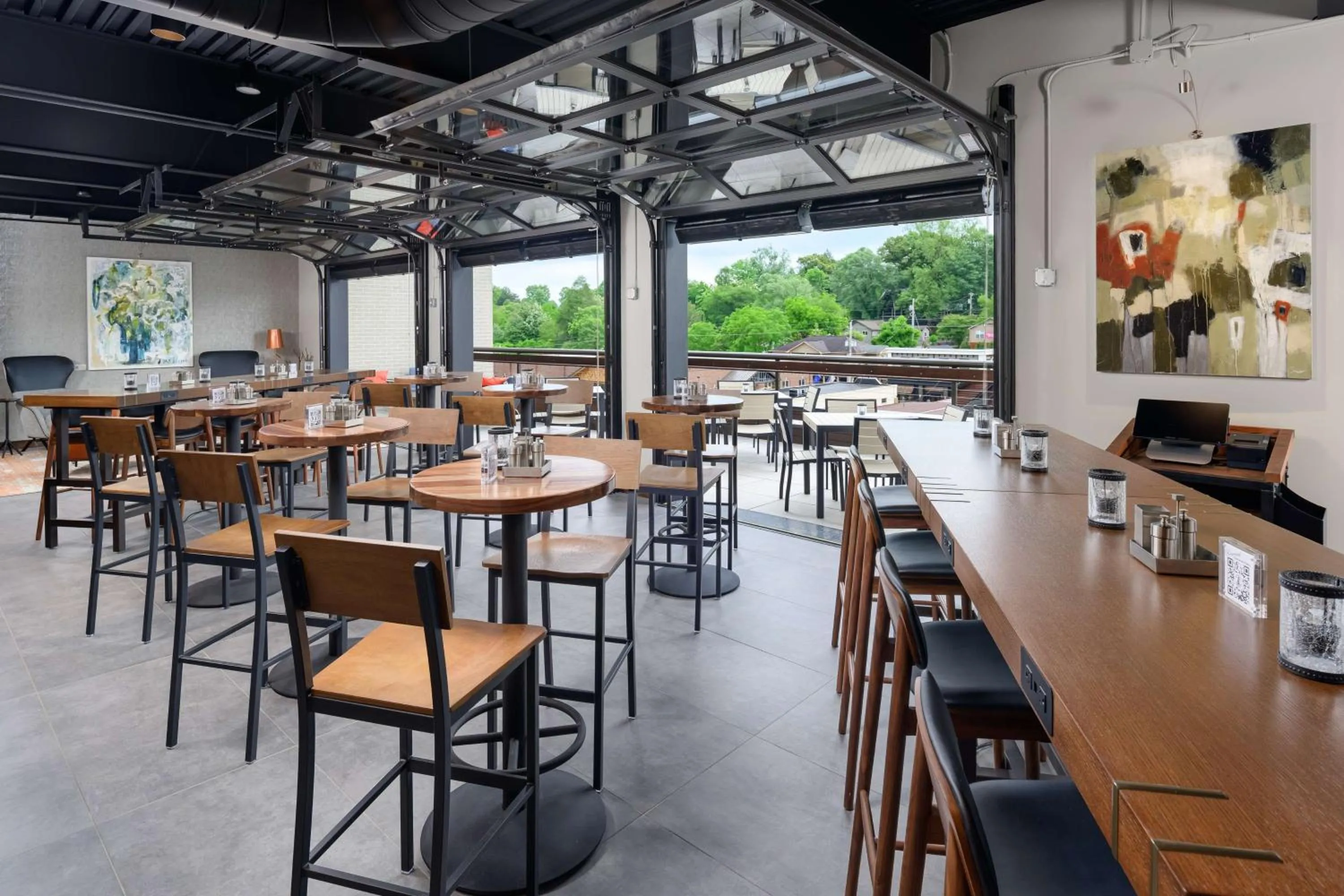 Lounge or bar in Hampton Inn Blue Ridge, GA