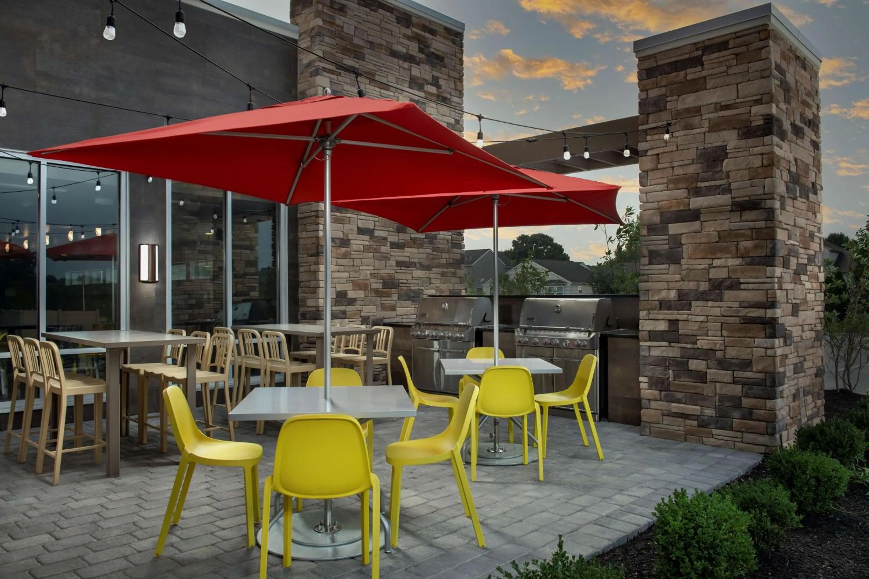 Dining area in Home2 Suites By Hilton Columbus Polaris