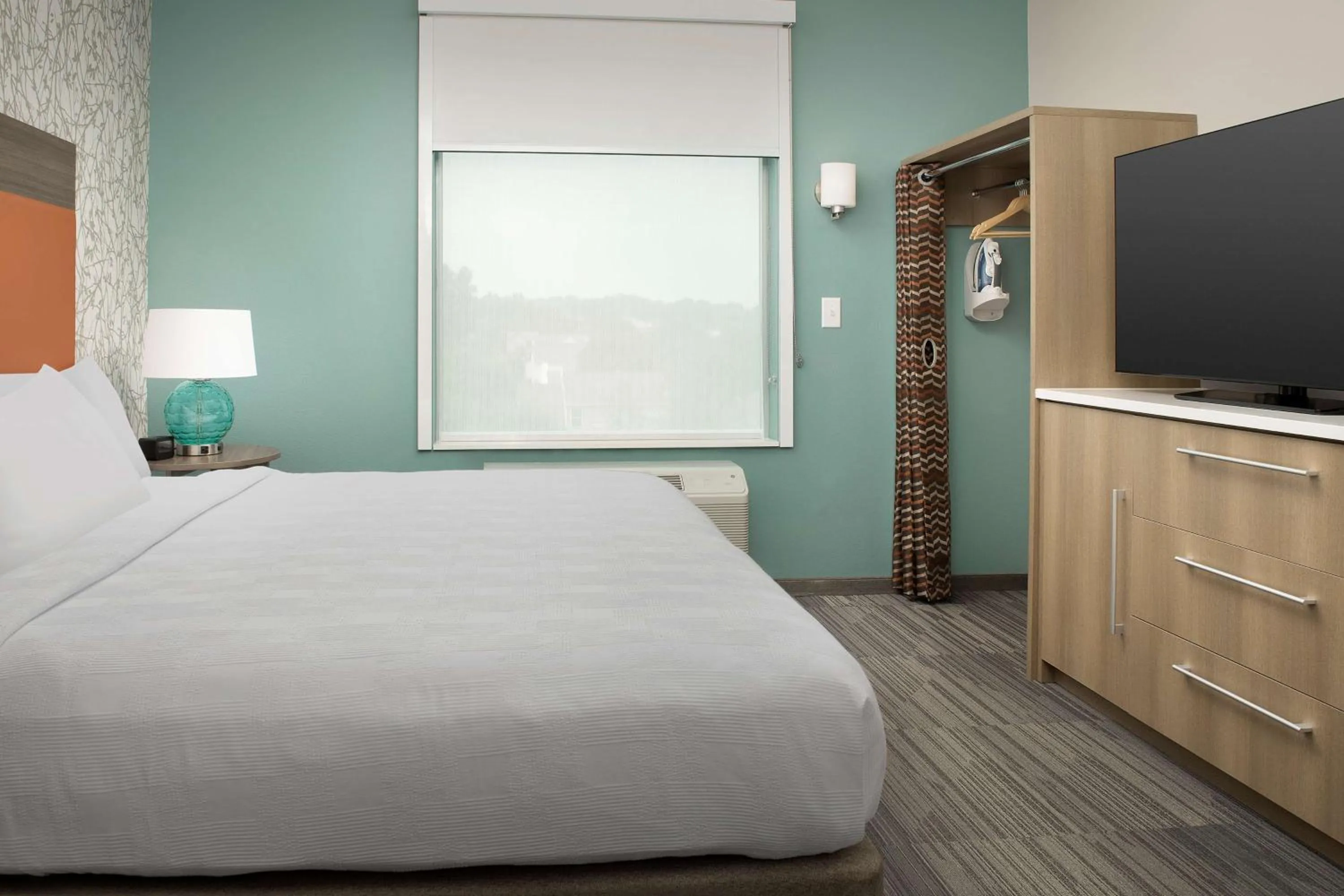 Bedroom, Bed in Home2 Suites By Hilton Columbus Polaris