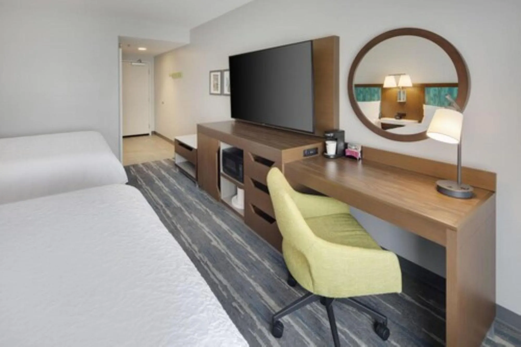 Bed in Hampton Inn & Suites Richmond Short Pump, Va