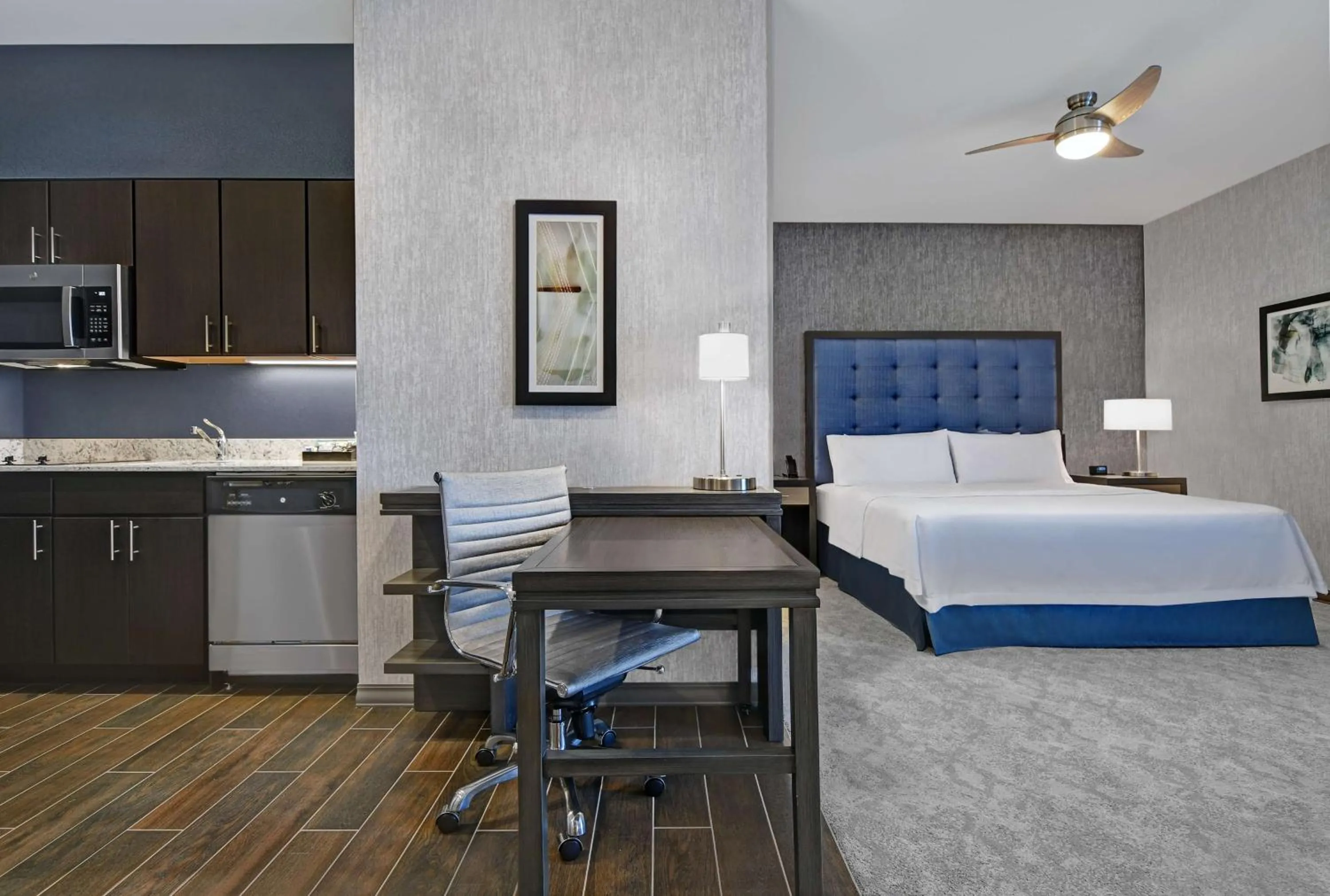 Bedroom, Bed in Homewood Suites By Hilton Edison Woodbridge, NJ