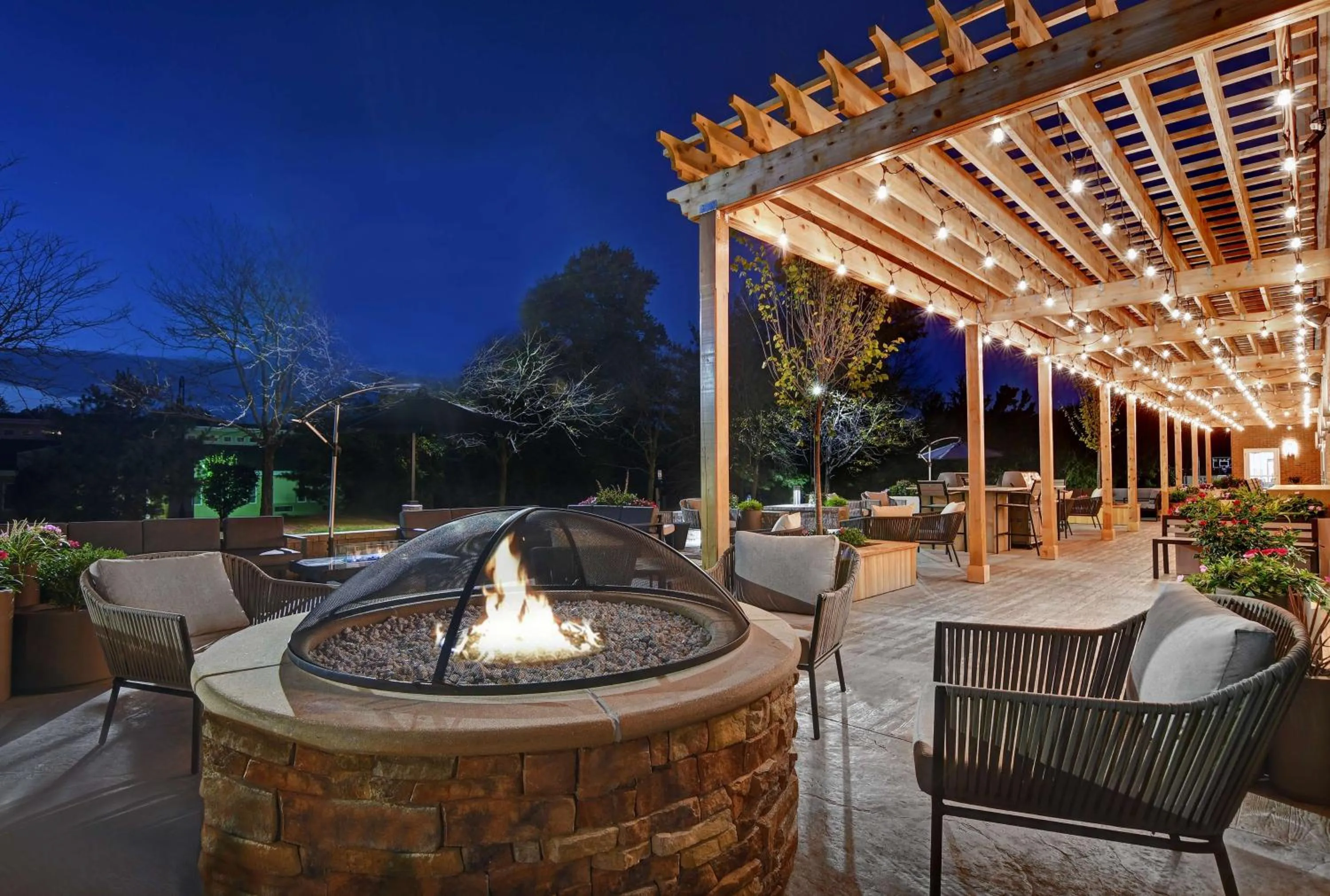 Dining area in Homewood Suites By Hilton Edison Woodbridge, NJ