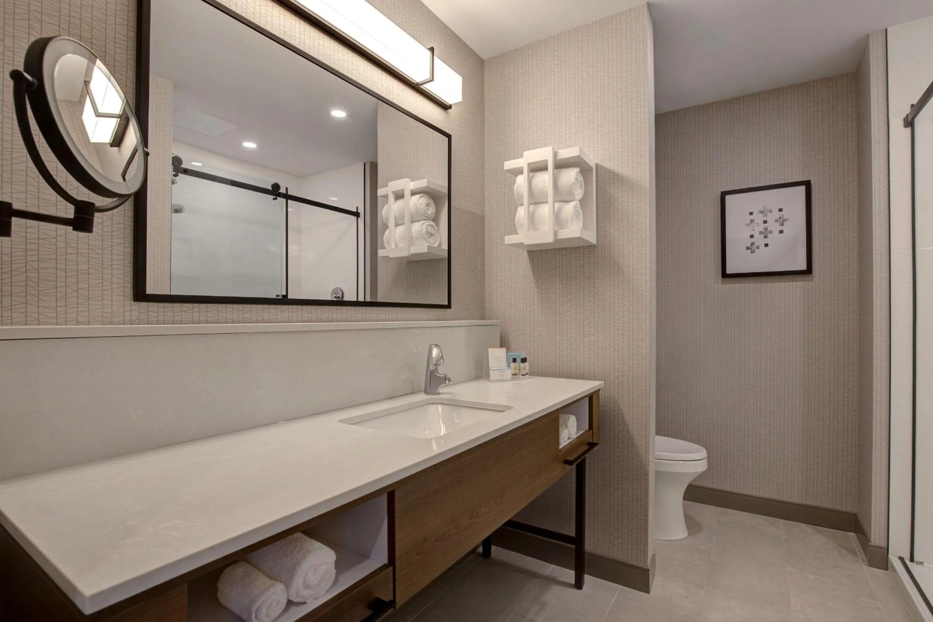 Bathroom in Hampton Inn Montreal Downtown, Qc