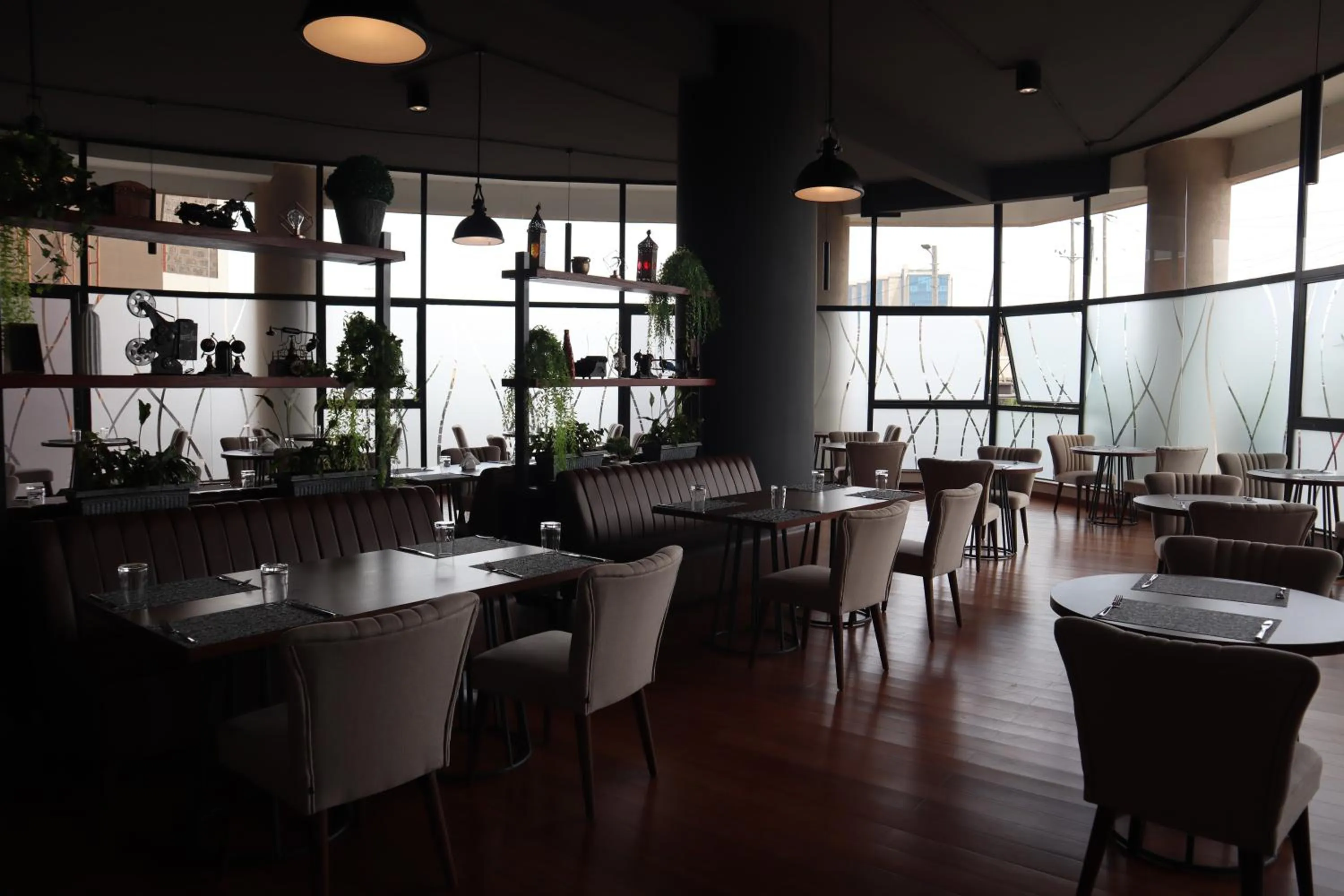 Restaurant/places to eat in The Curve by the Park Apartments