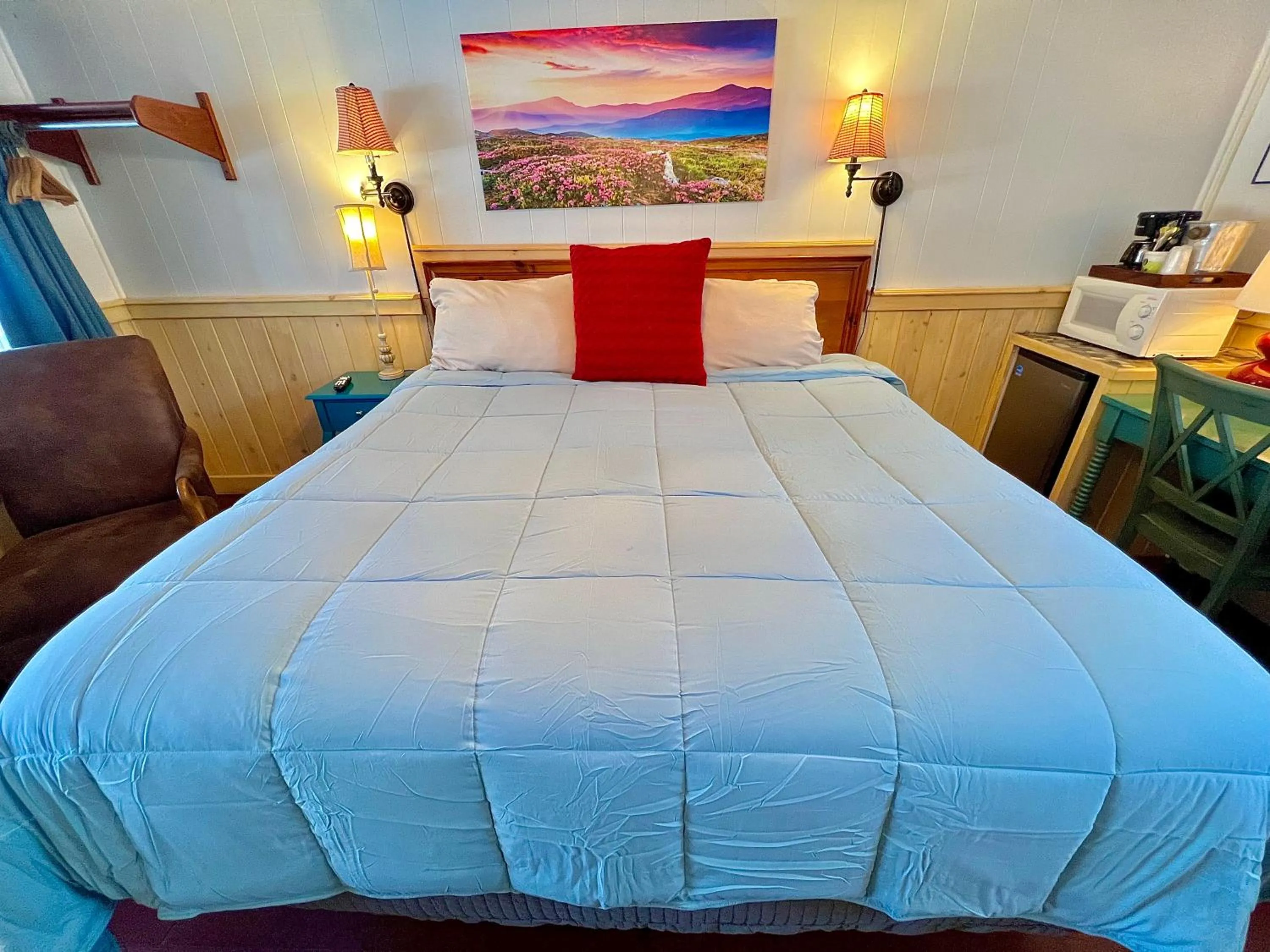 Bed in Homestead Inn - Blowing Rock