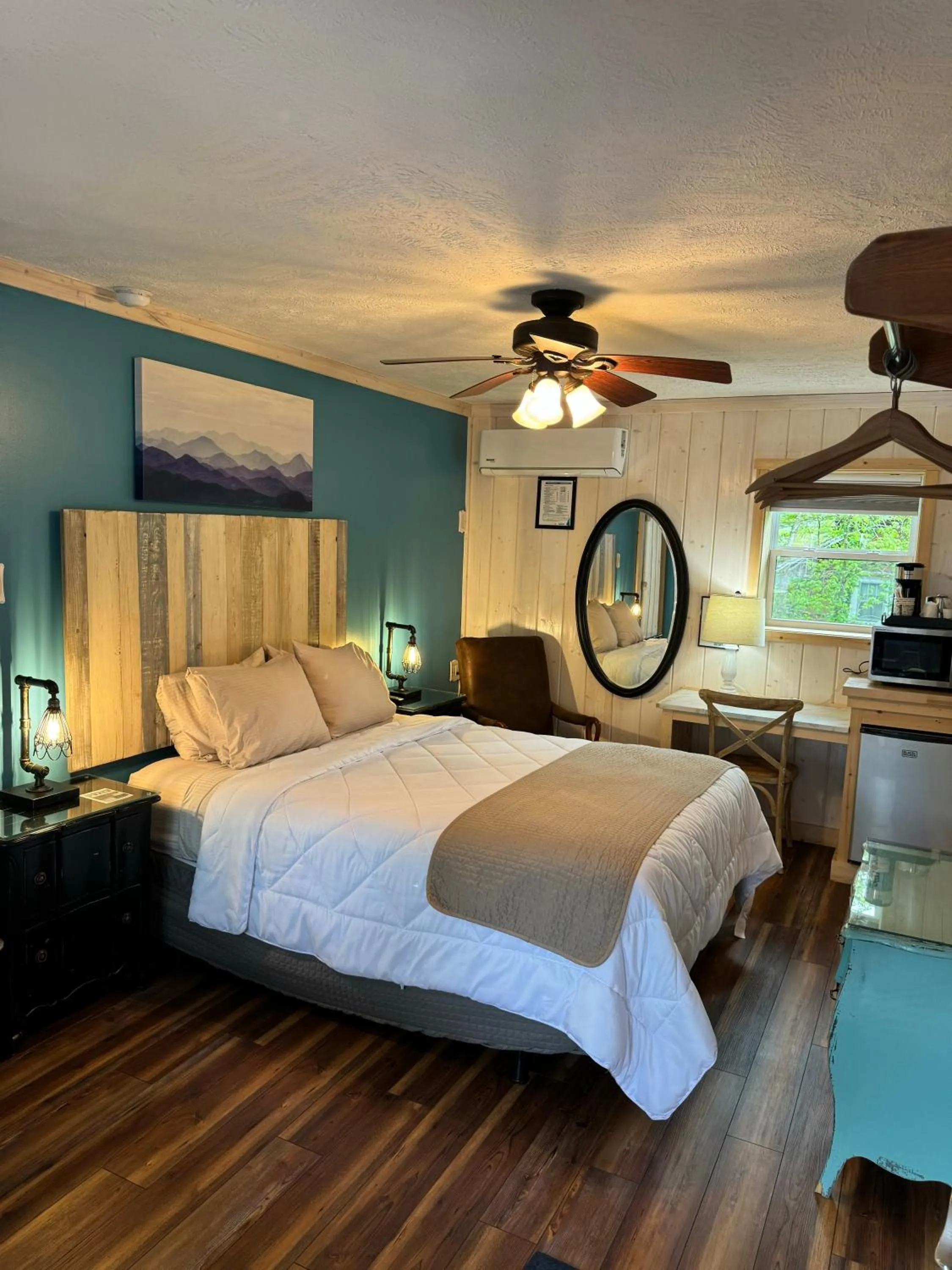 Bed in Homestead Inn - Blowing Rock