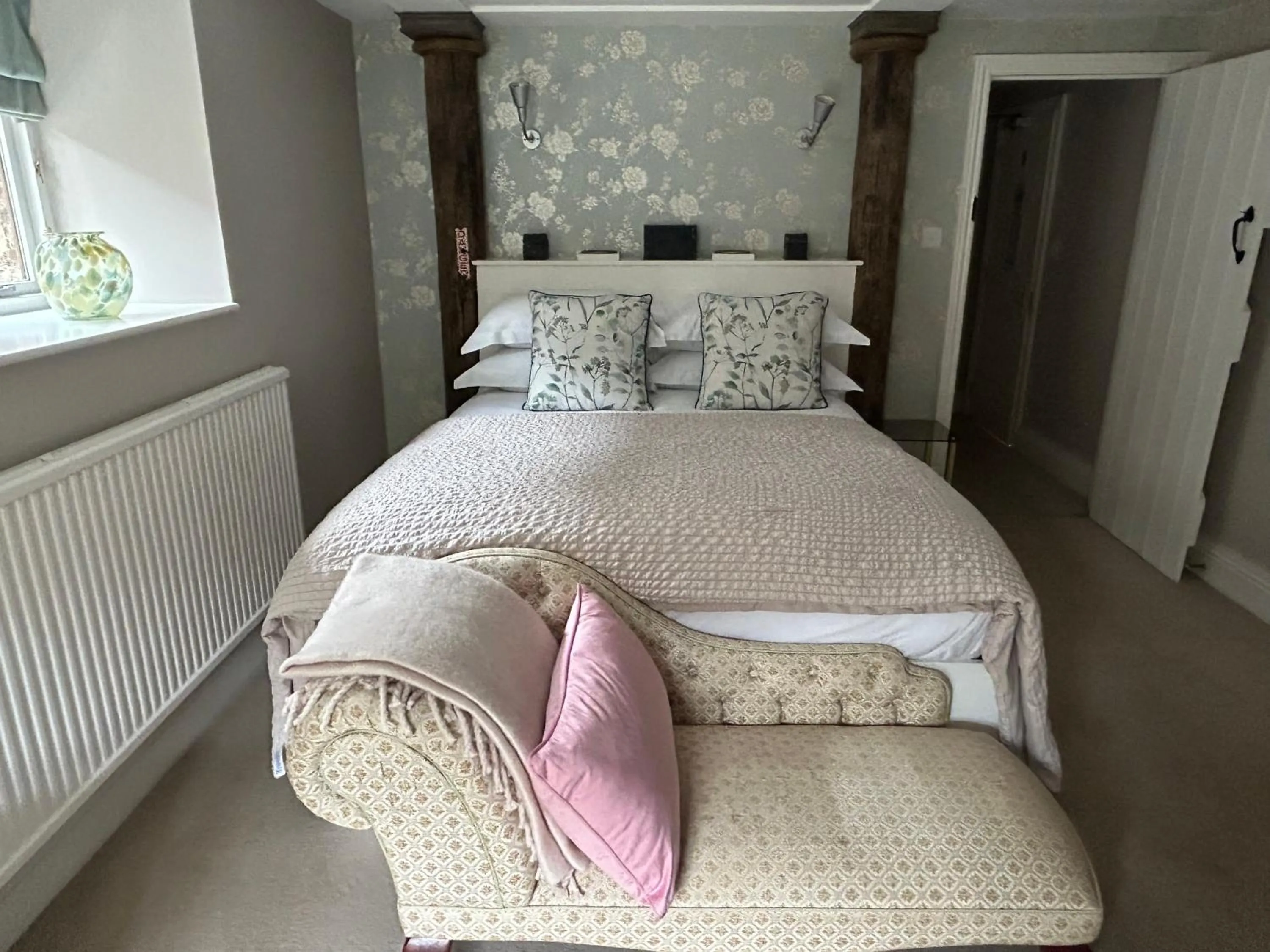 Bed in The Maltsters Arms