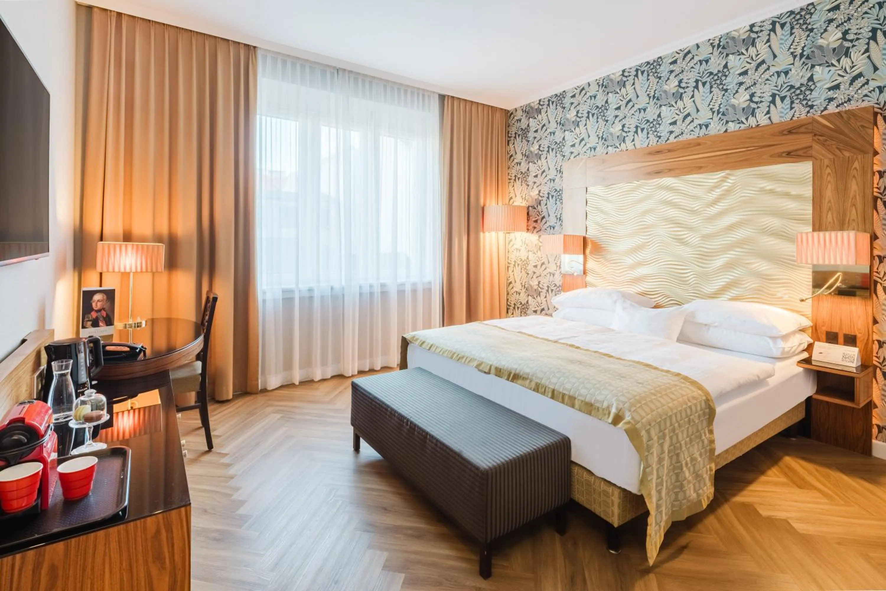 Bedroom, Bed in Hotel Josefshof am Rathaus