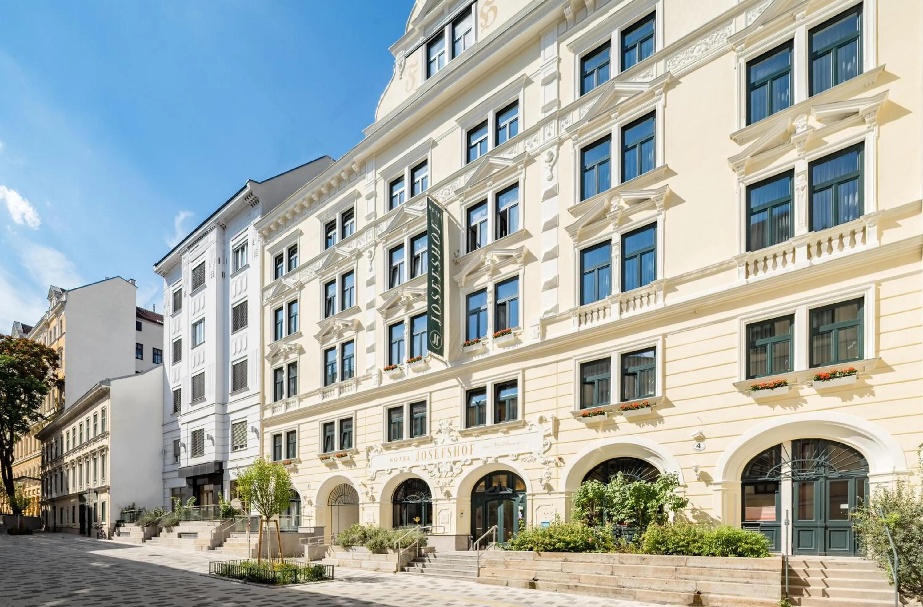 Property building in Hotel Josefshof am Rathaus