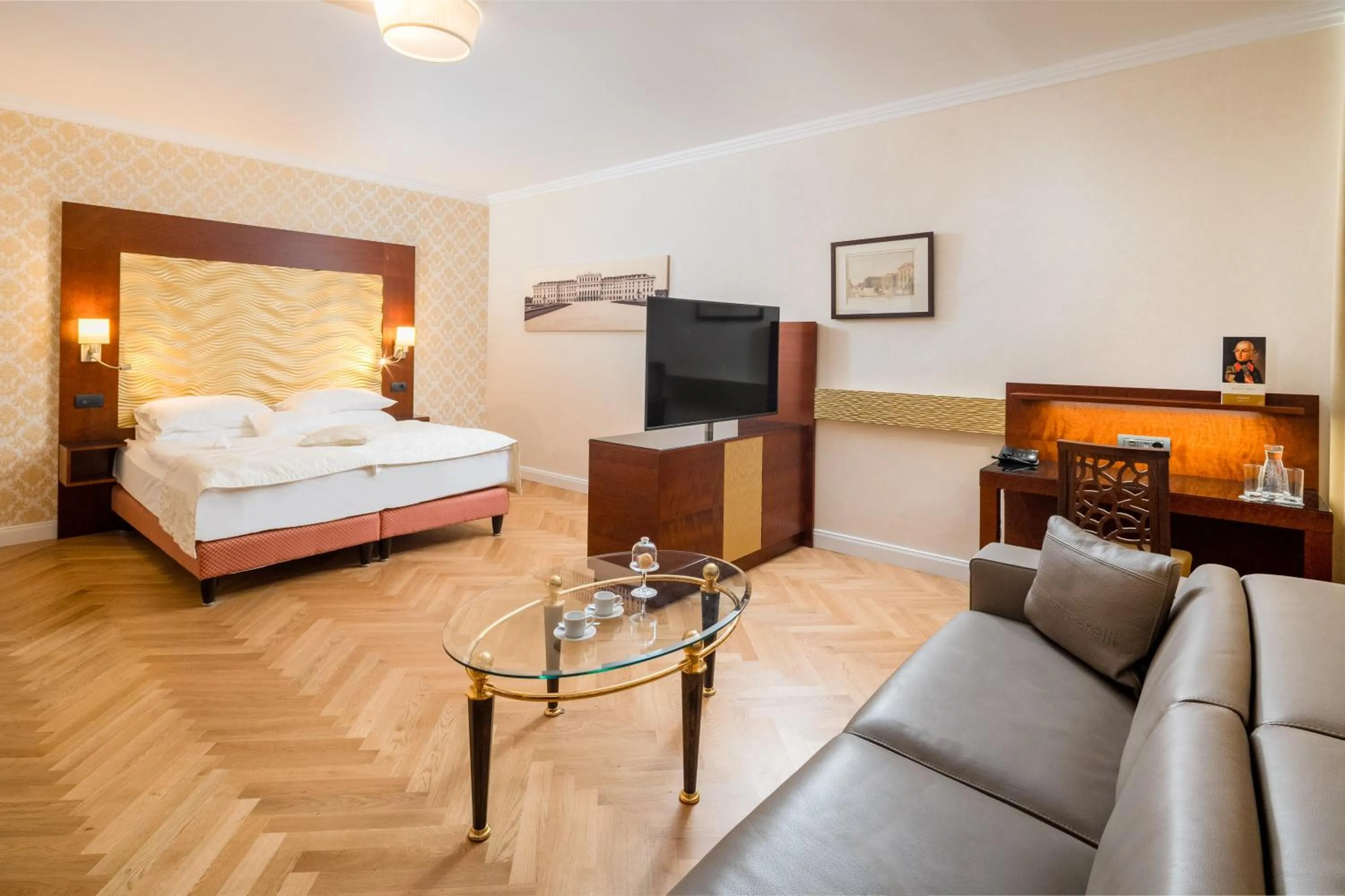 Bedroom, Bed in Hotel Josefshof am Rathaus