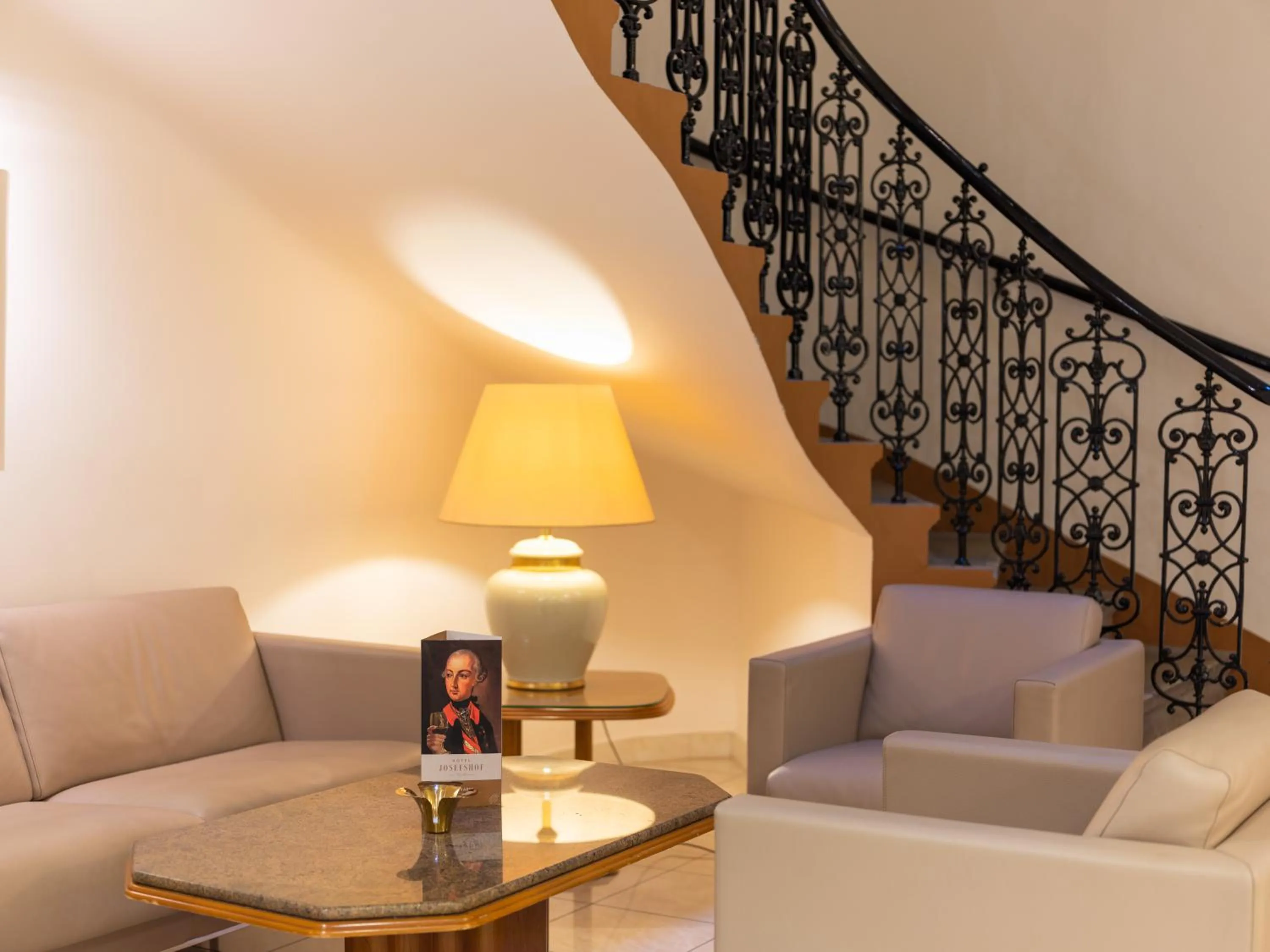 Seating area in Hotel Josefshof am Rathaus