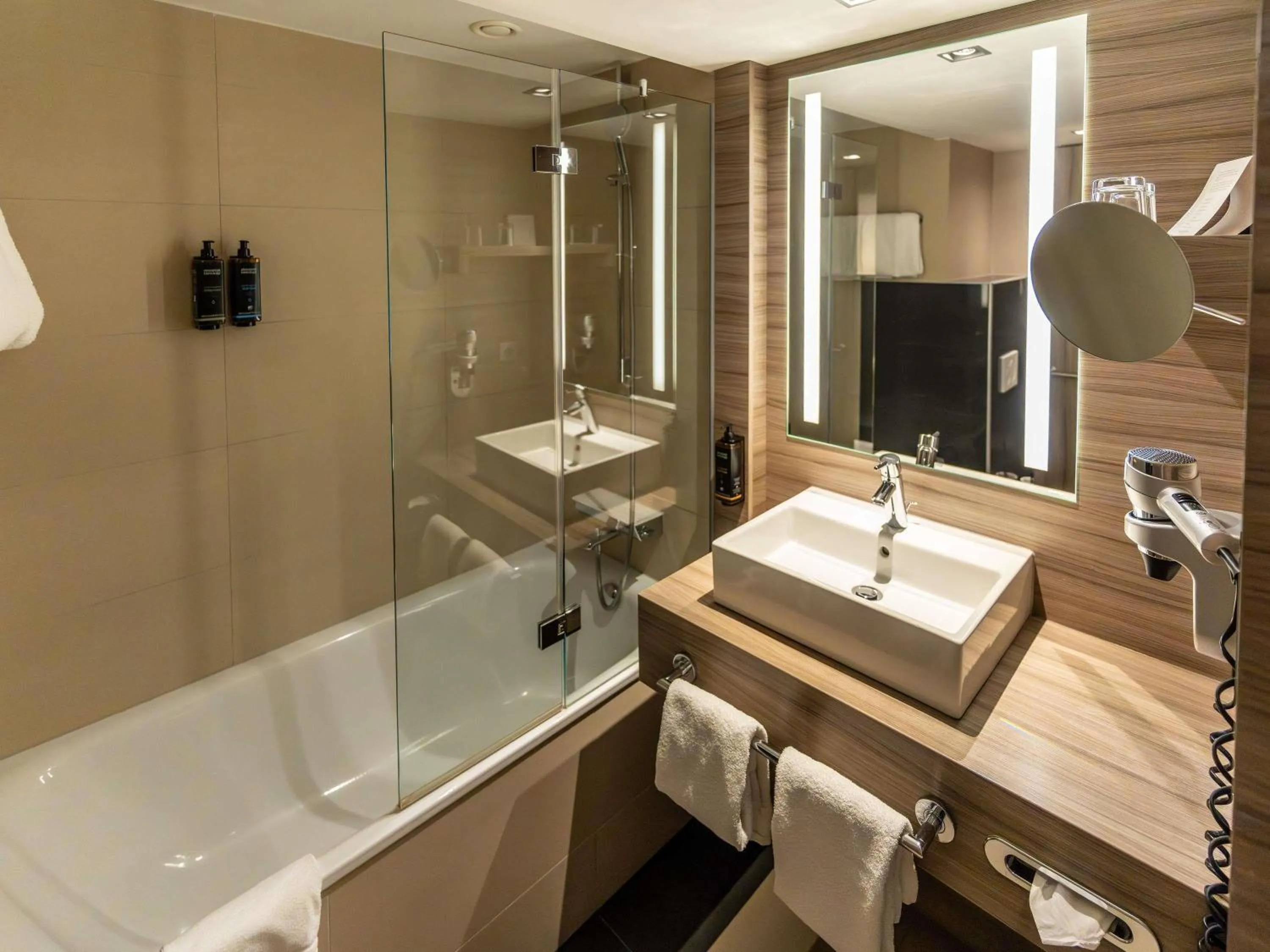 Bedroom in Mercure Salzburg City