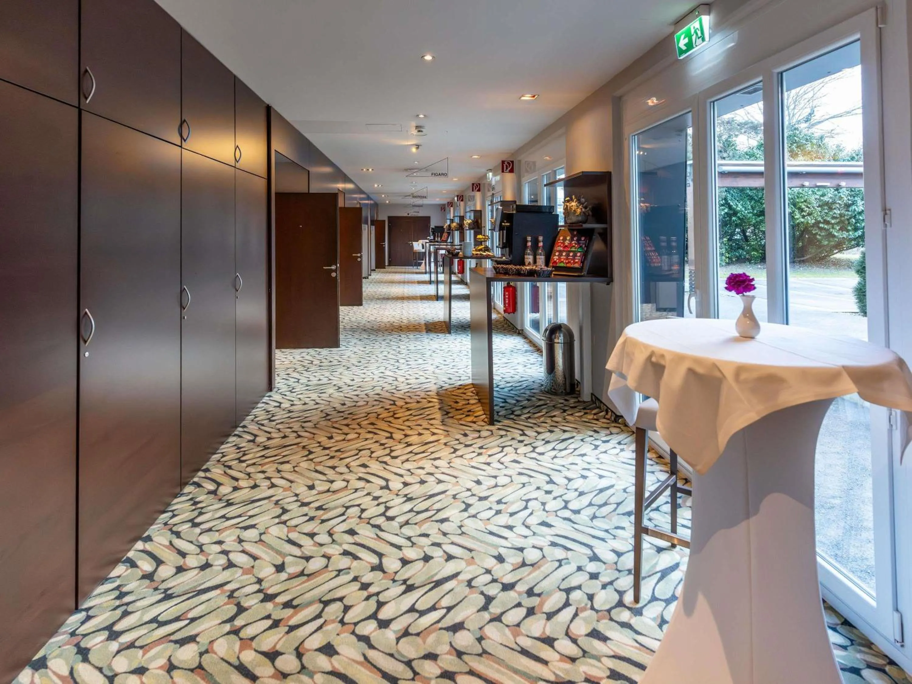 Meeting/conference room, Bed in Mercure Salzburg City