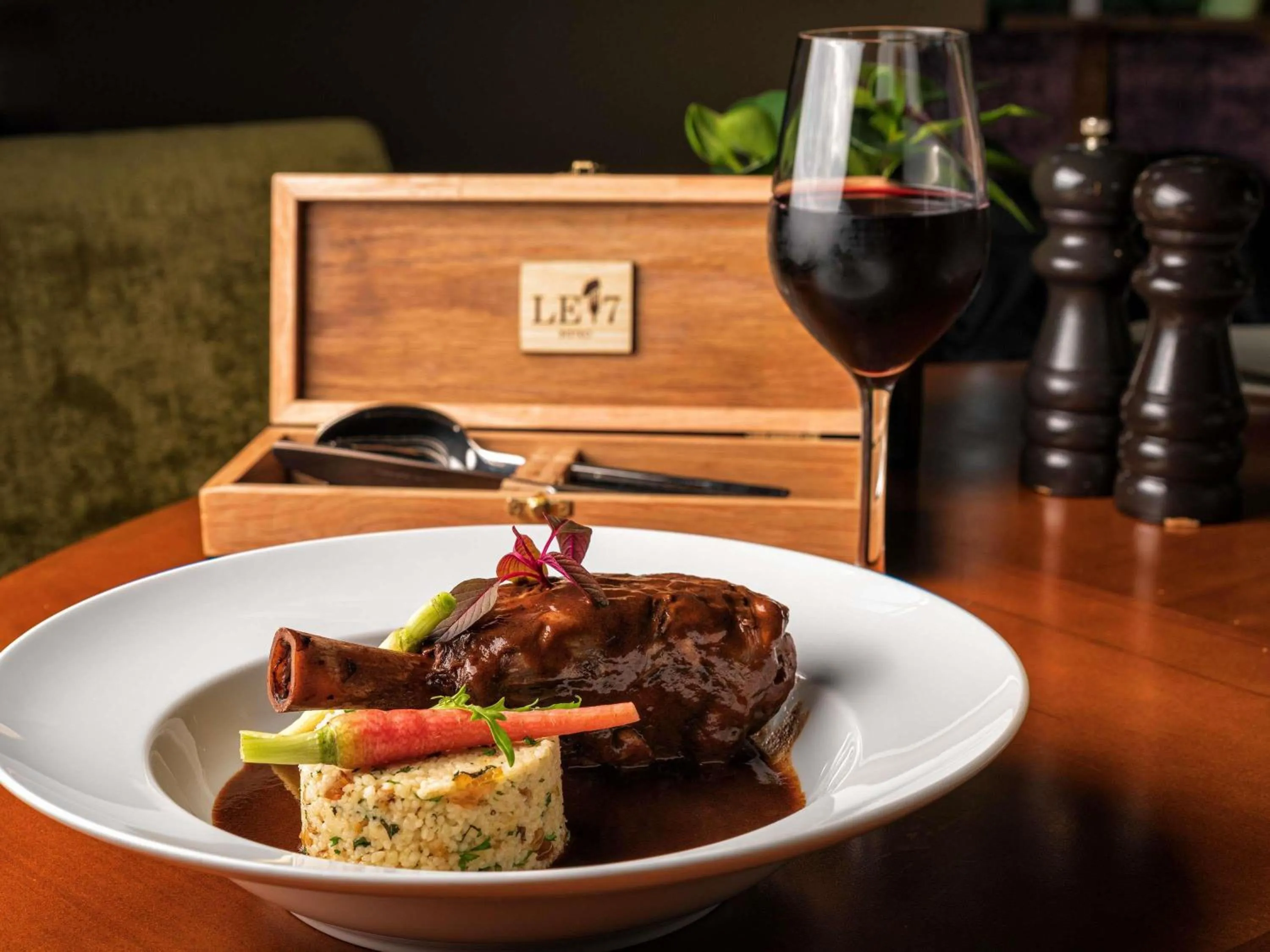 Restaurant/places to eat in Sofitel Saigon Plaza