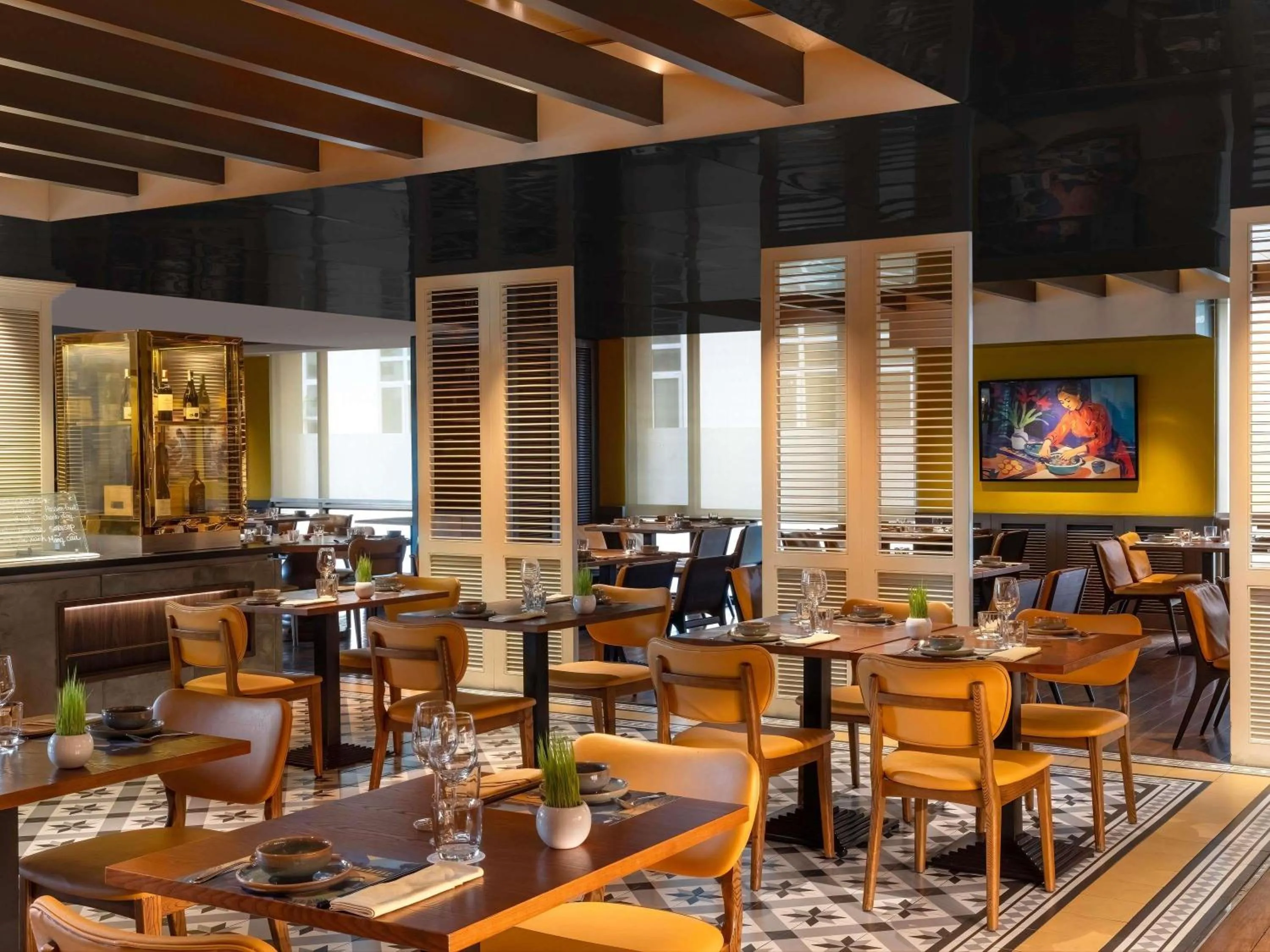 Restaurant/places to eat in Sofitel Saigon Plaza