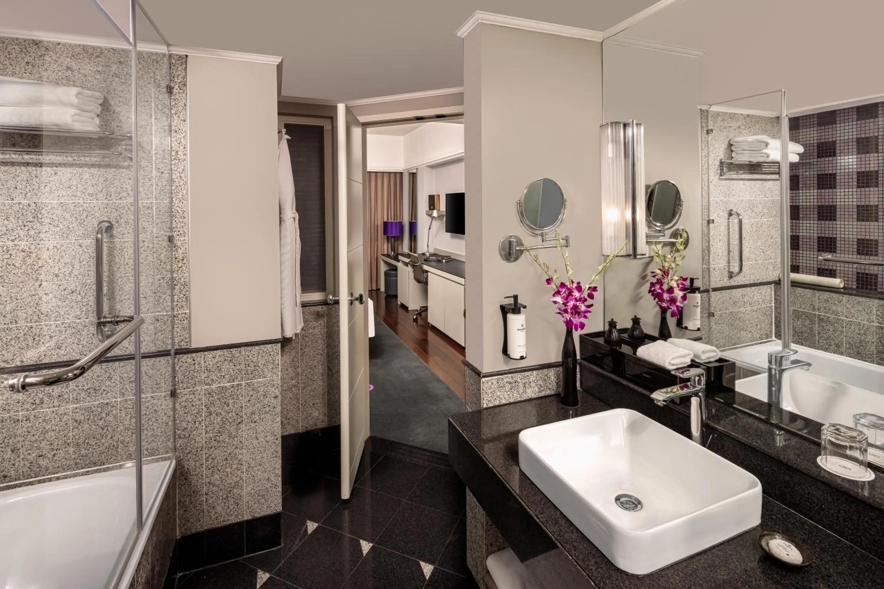 Bathroom in Sofitel Saigon Plaza