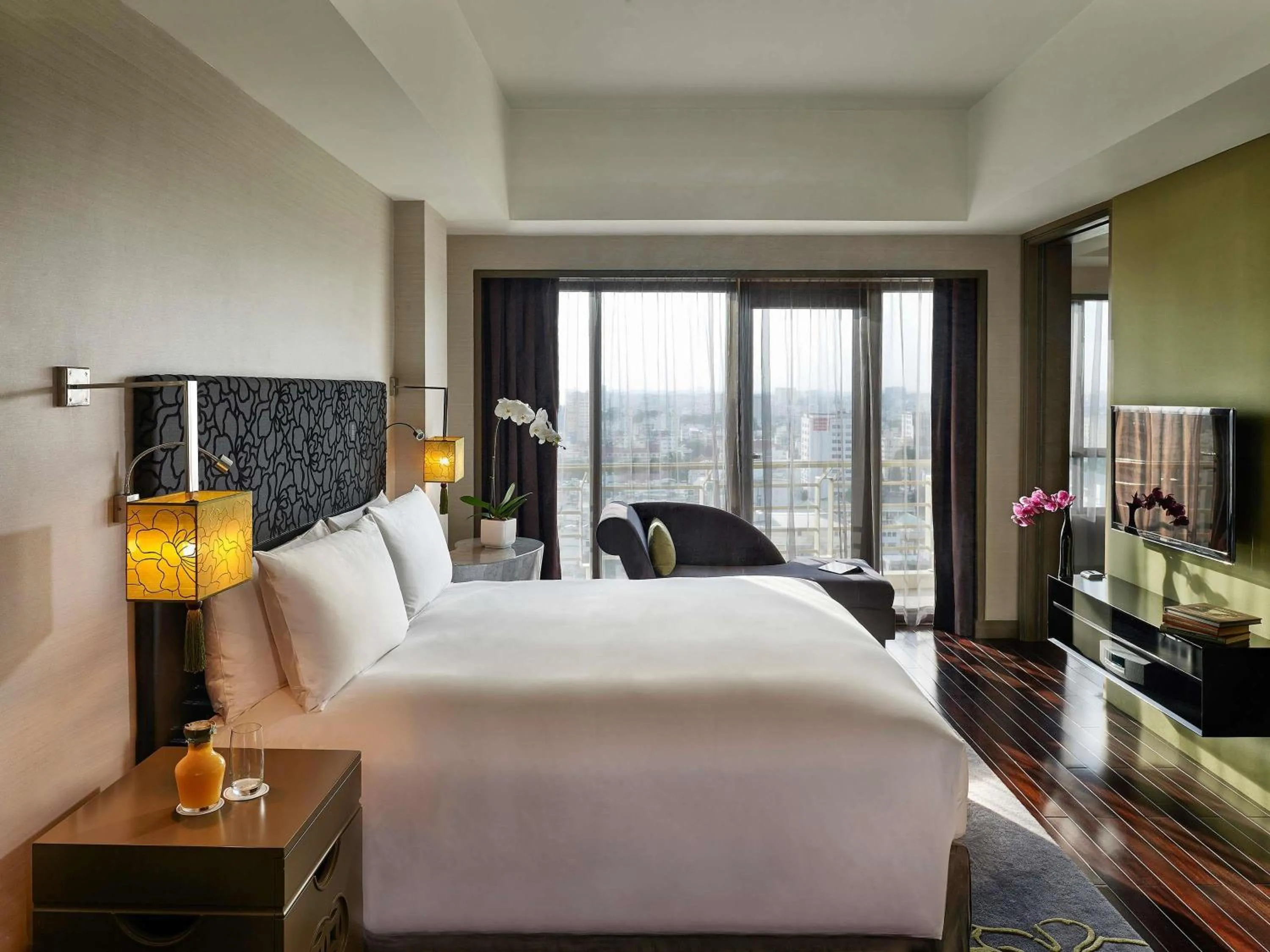 Bedroom, Bed in Sofitel Saigon Plaza