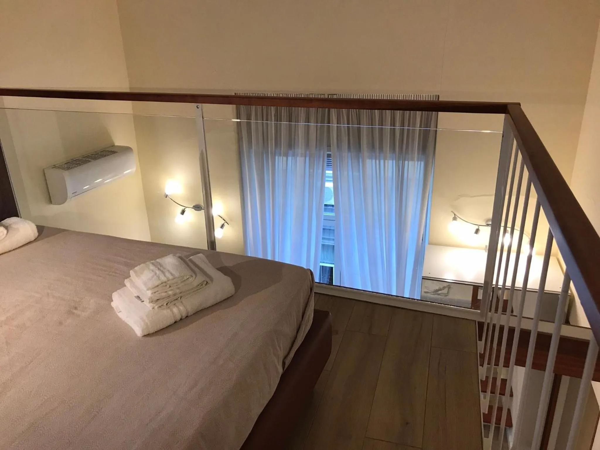 Photo of the whole room, Bed in Agorà