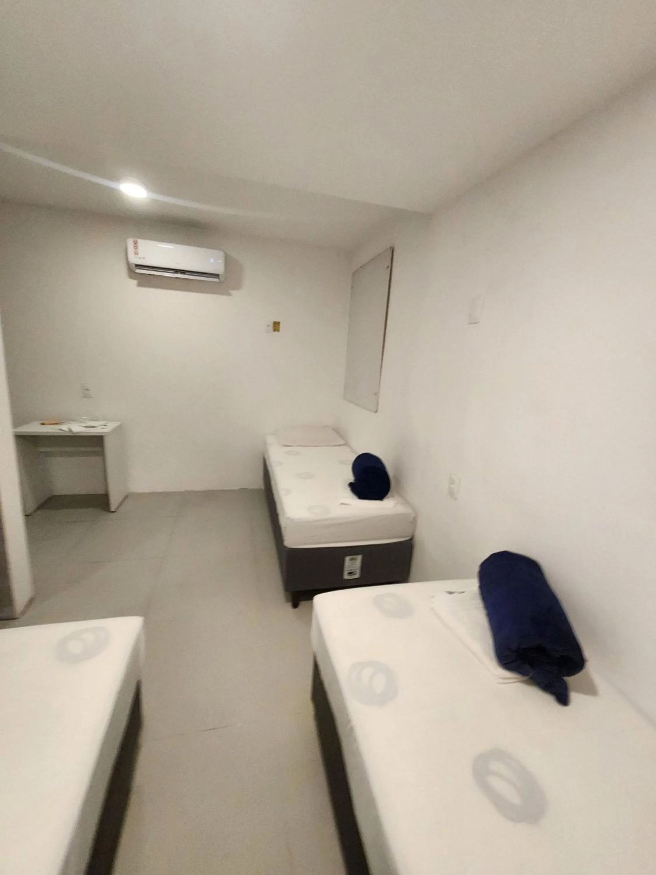 Bedroom, Bed in Sun Smart Hotel