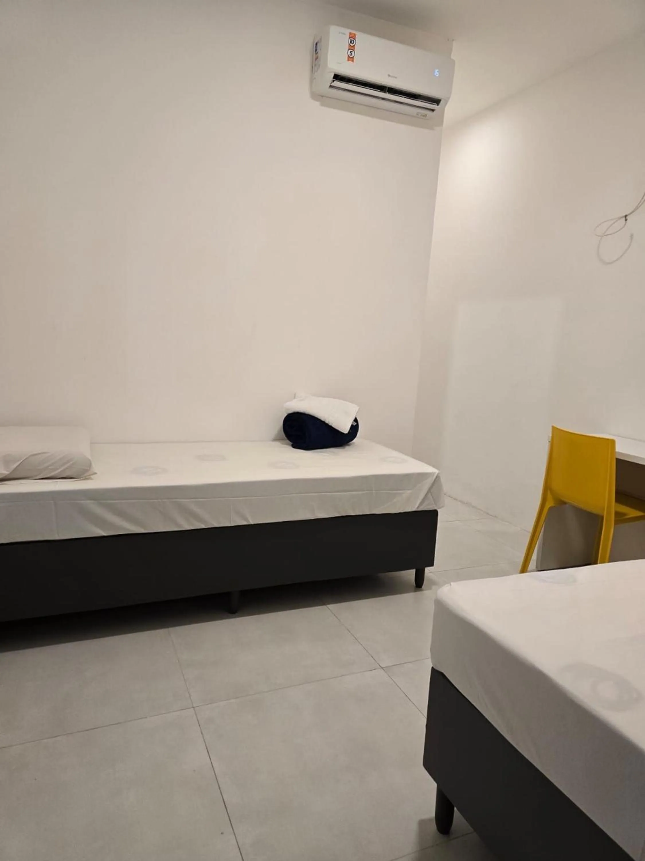 Bedroom, Bed in Sun Smart Hotel