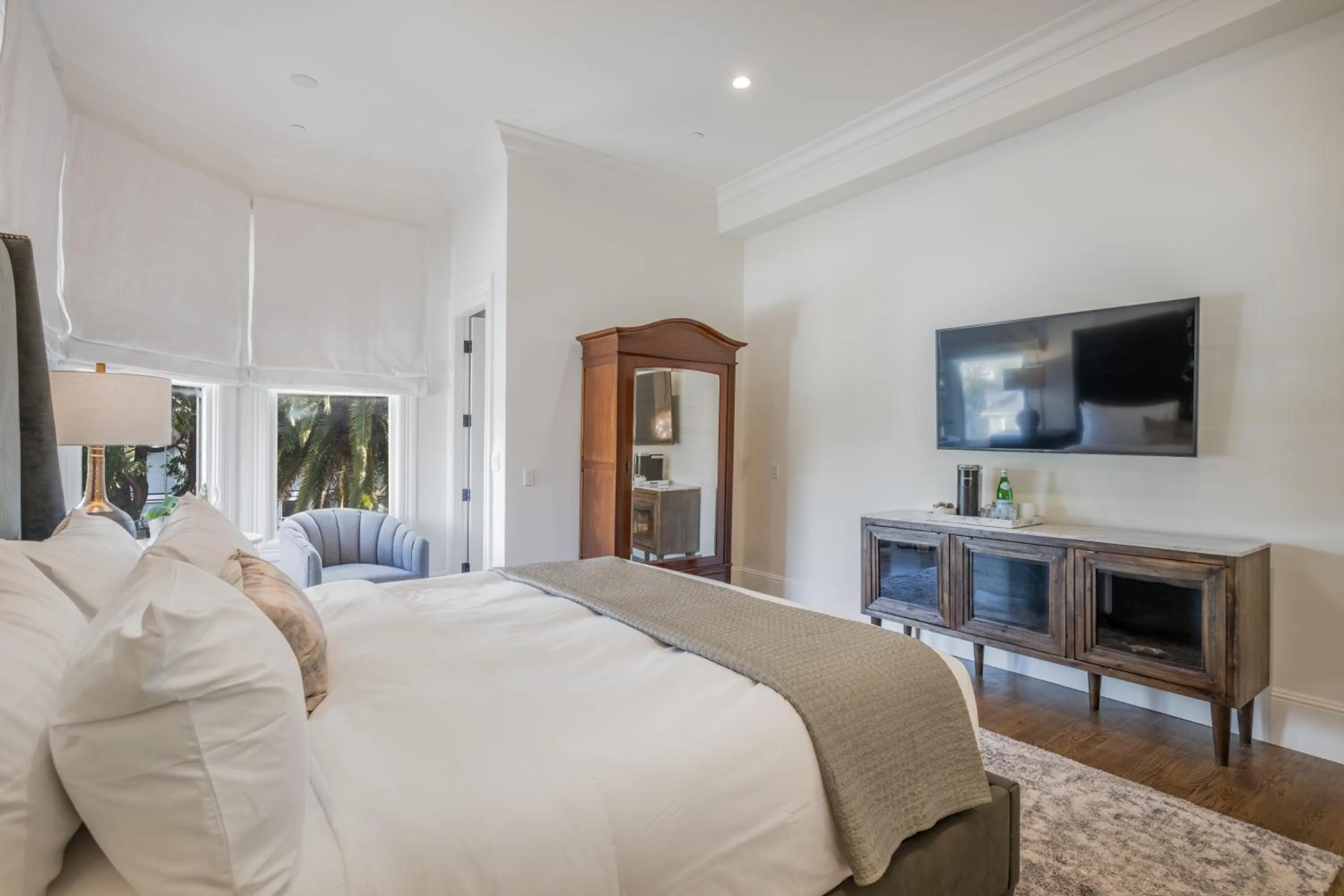 Bed in The George - Luxury Boutique Inn