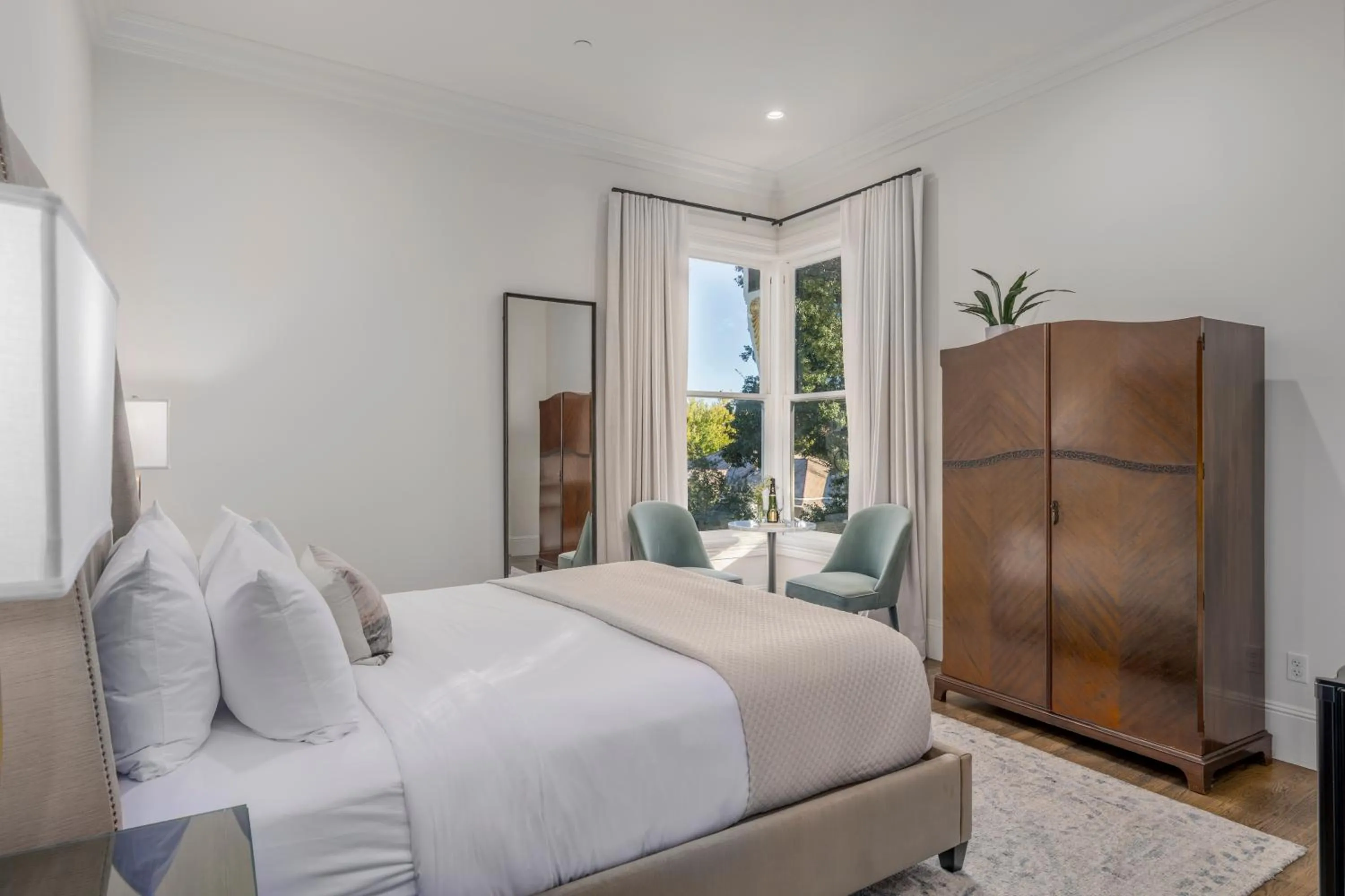 Bed in The George - Luxury Boutique Inn