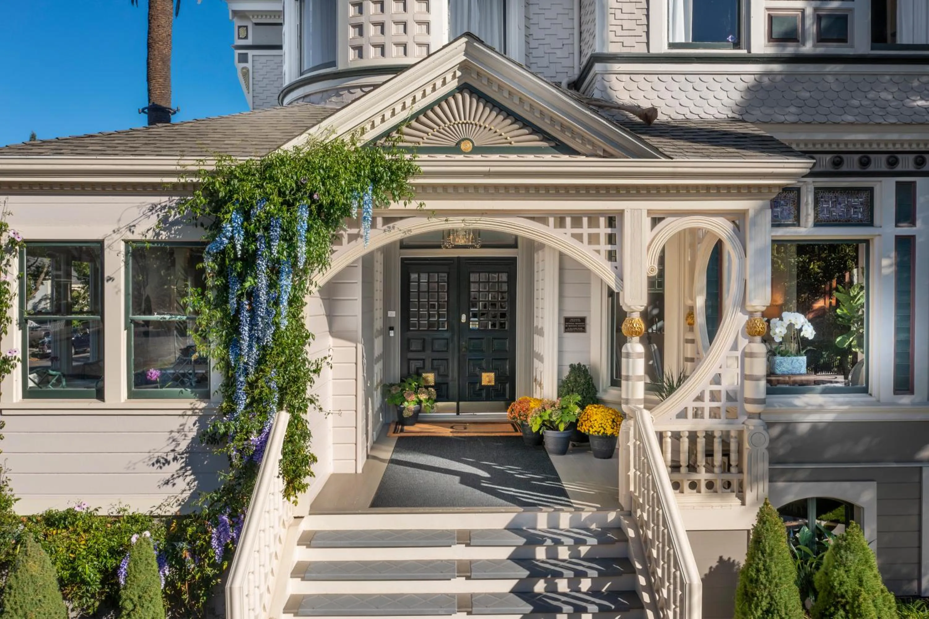 The George - Luxury Boutique Inn