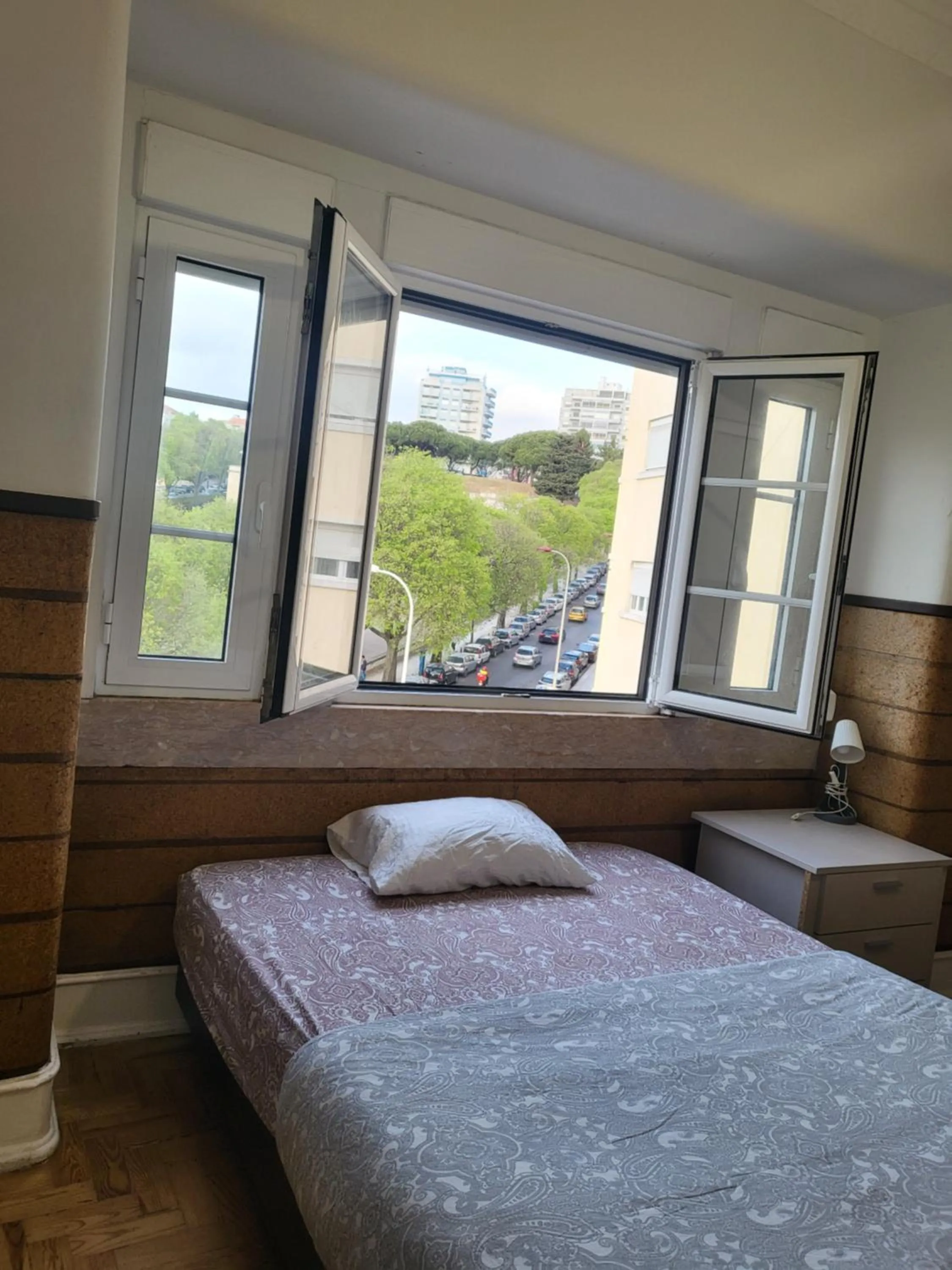 Bed in Rainbow Guest House