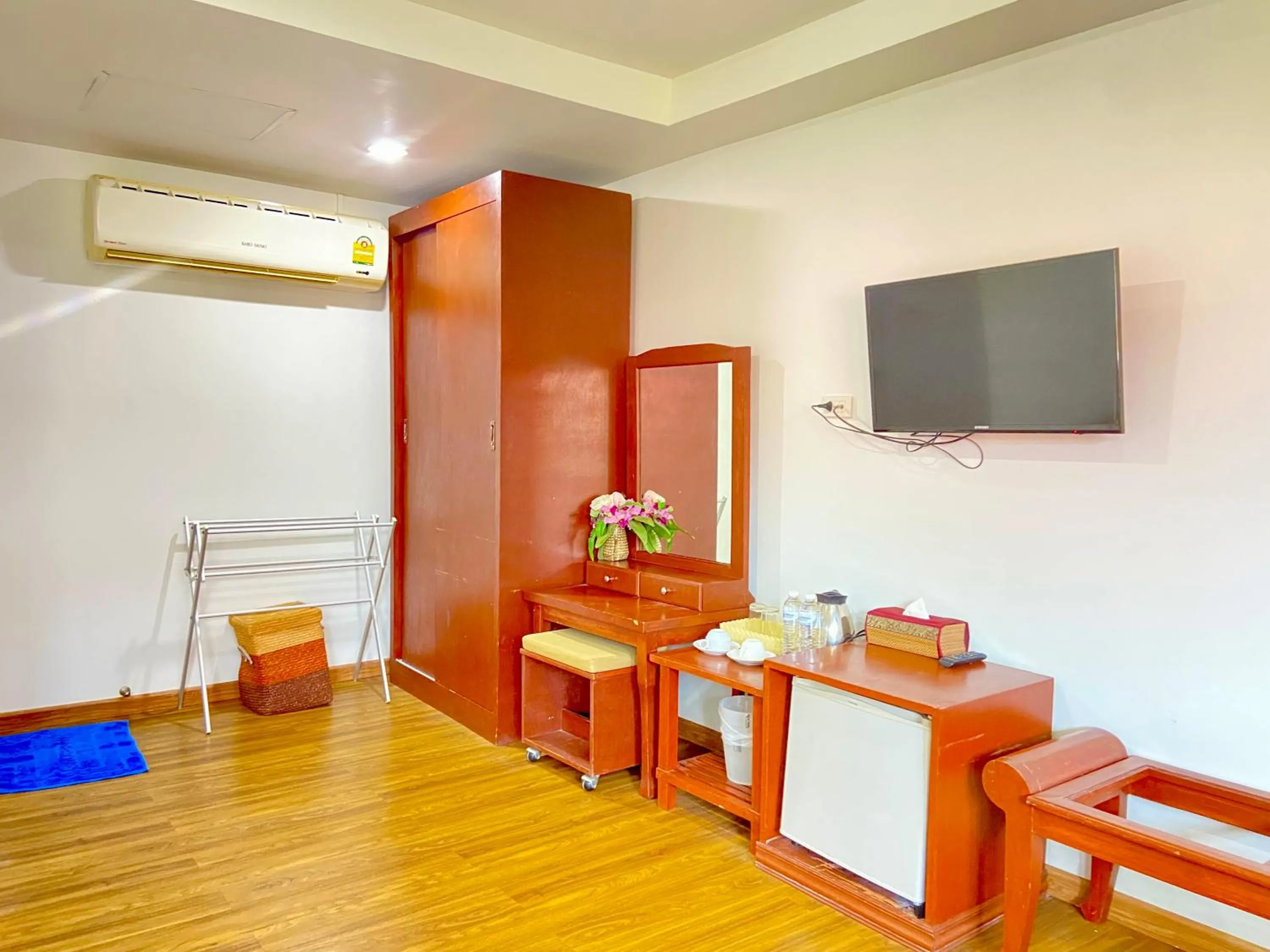 TV and multimedia in Phi Phi Ba Kao Bay Resort