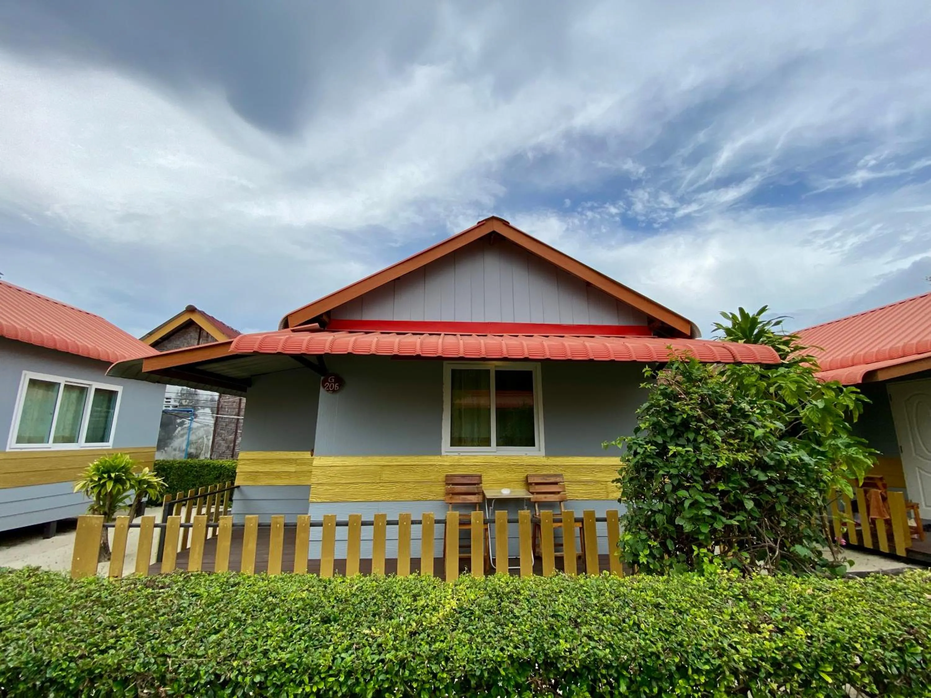 Property building in Phi Phi Ba Kao Bay Resort