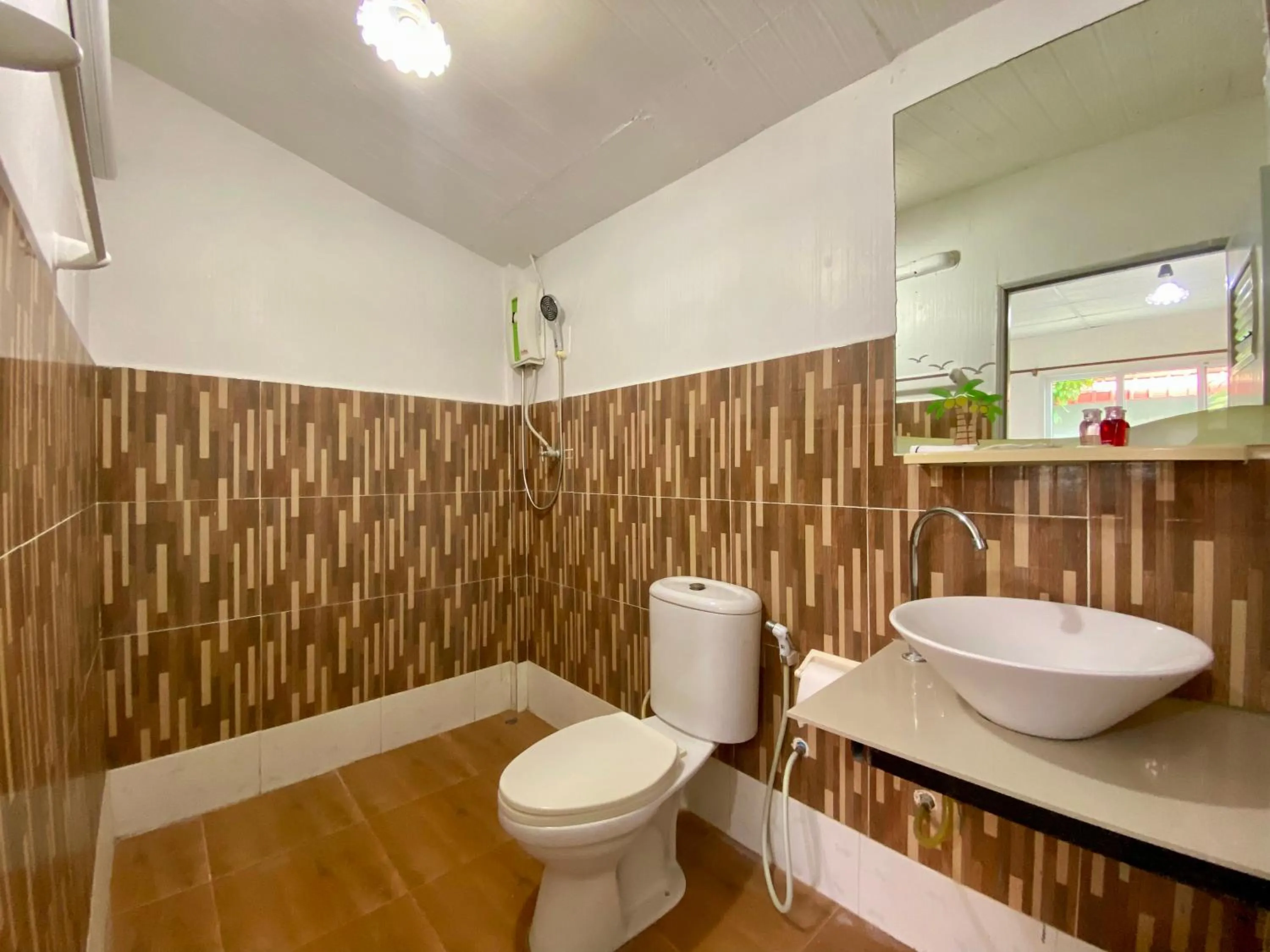 Shower in Phi Phi Ba Kao Bay Resort