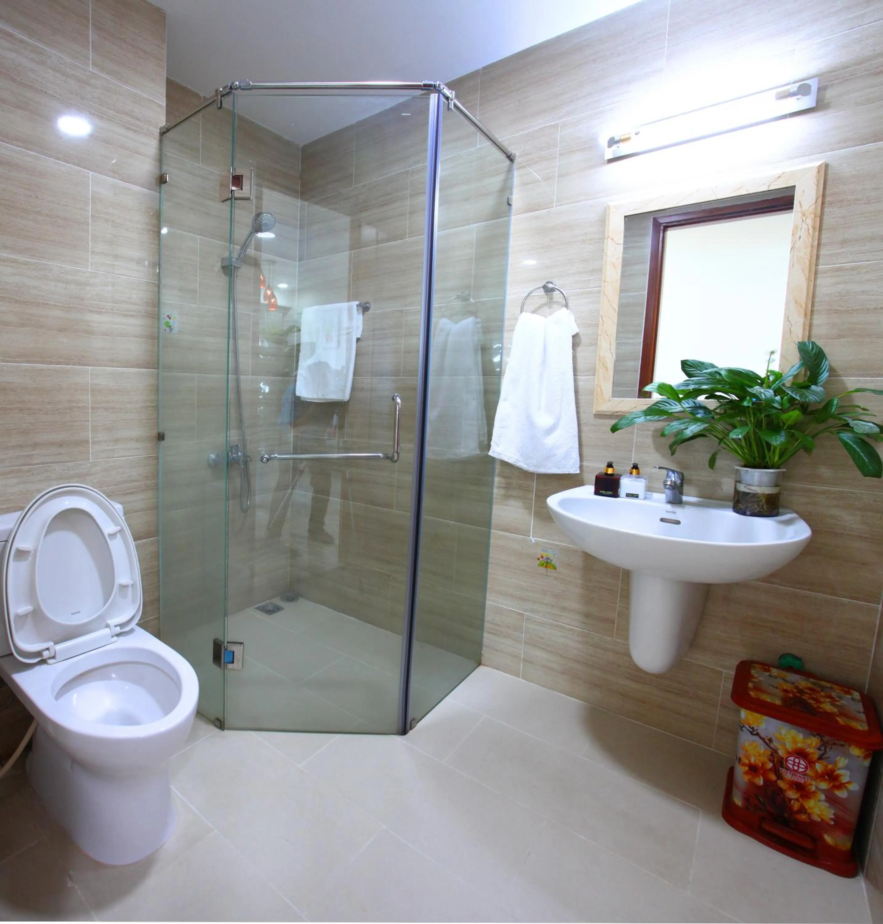 Toilet in Khách sạn Bạch Mai Vũng Tàu - Bach Mai Vung Tau hotel