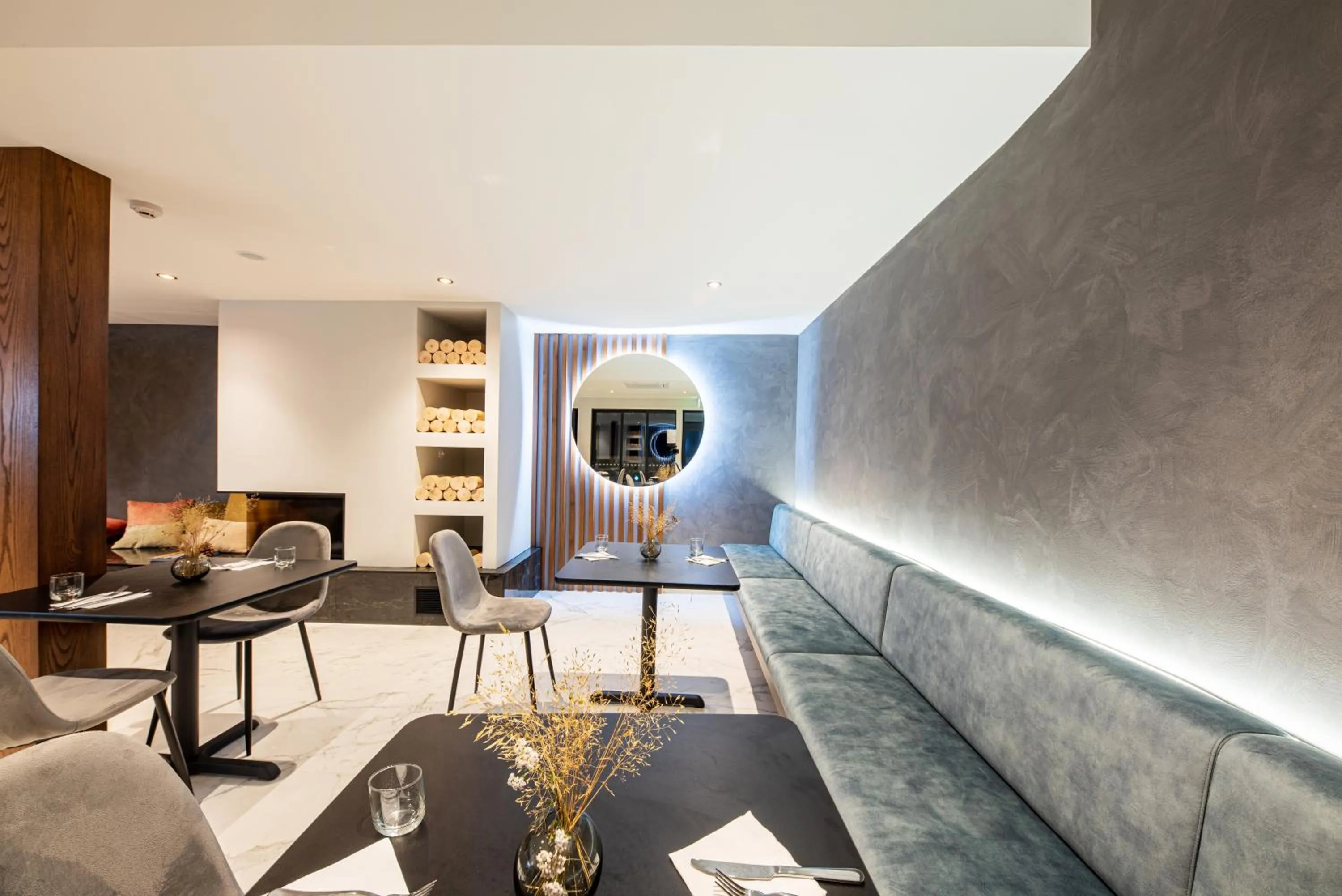 Restaurant/places to eat in Galaxy Boutique Hotel