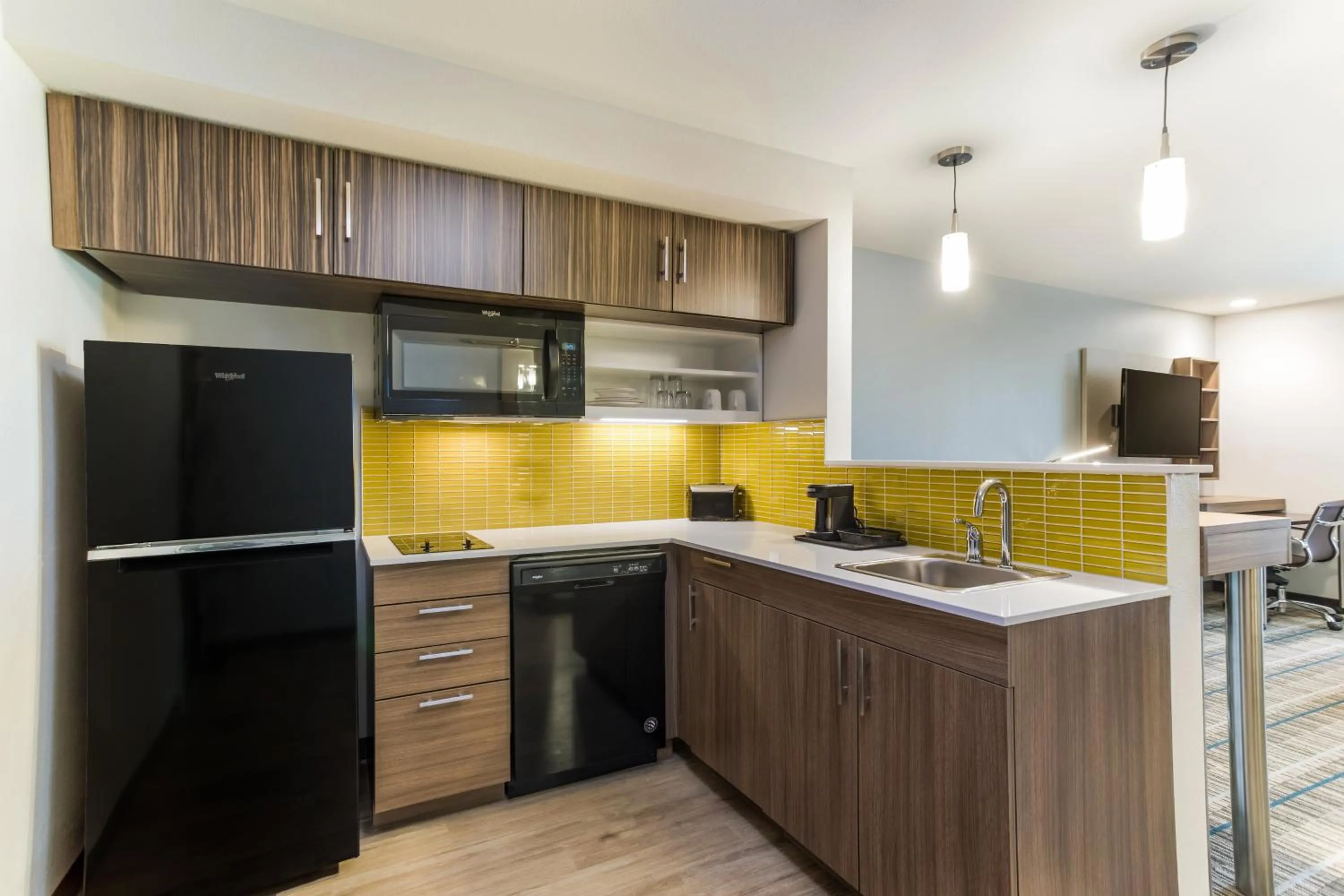 Kitchen or kitchenette in MainStay Suites Murfreesboro