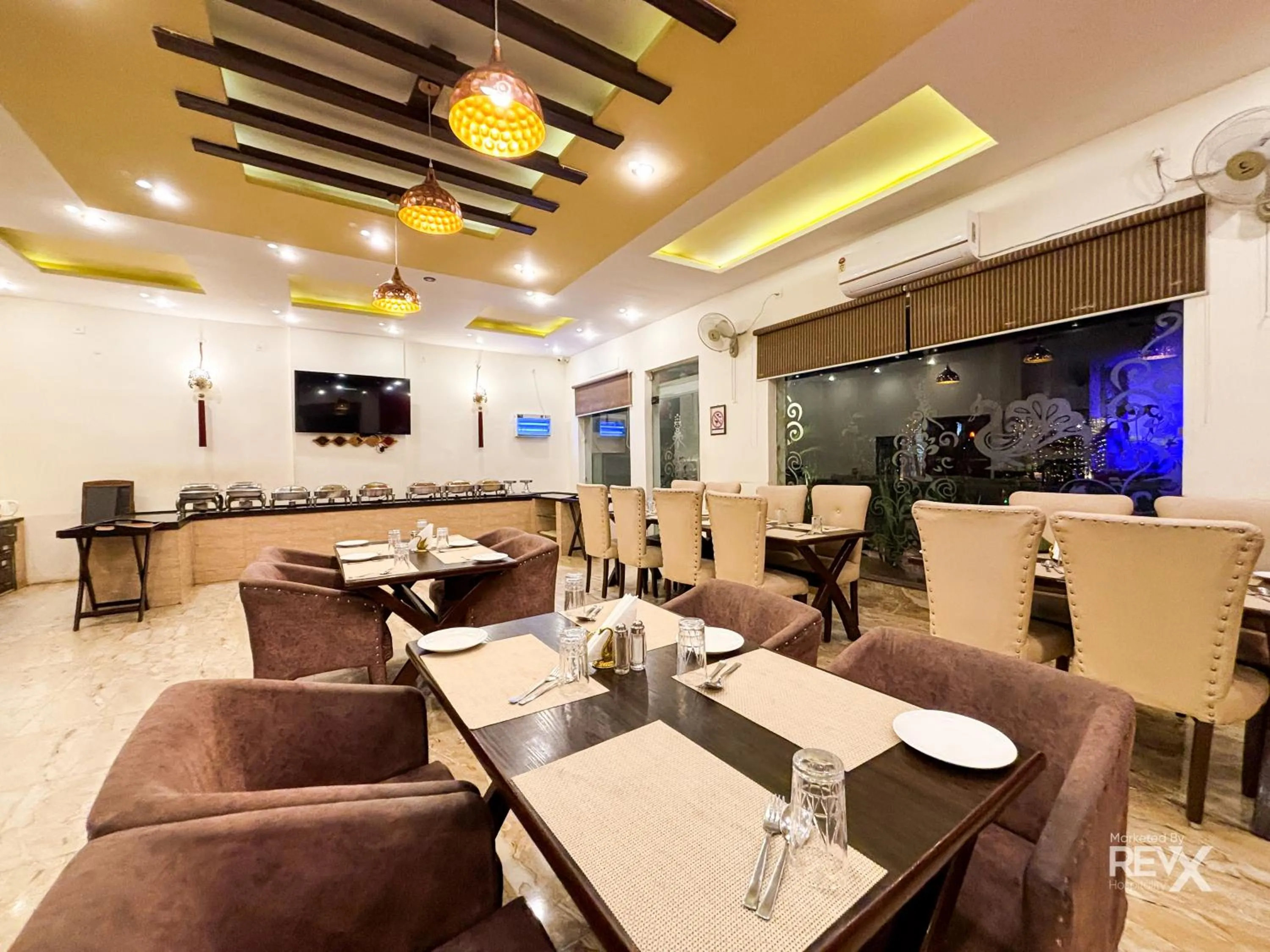 Restaurant/places to eat in The Neeraj River Forest Resort Ayurvedic Wellness Center