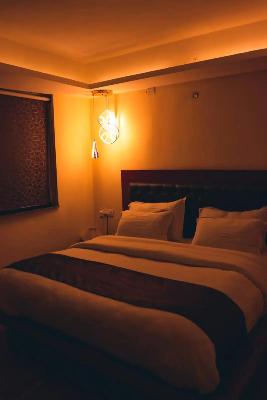 Bedroom, Bed in Icebergs Mussoorie - A Boutique stay and 24 hrs roof top cafe