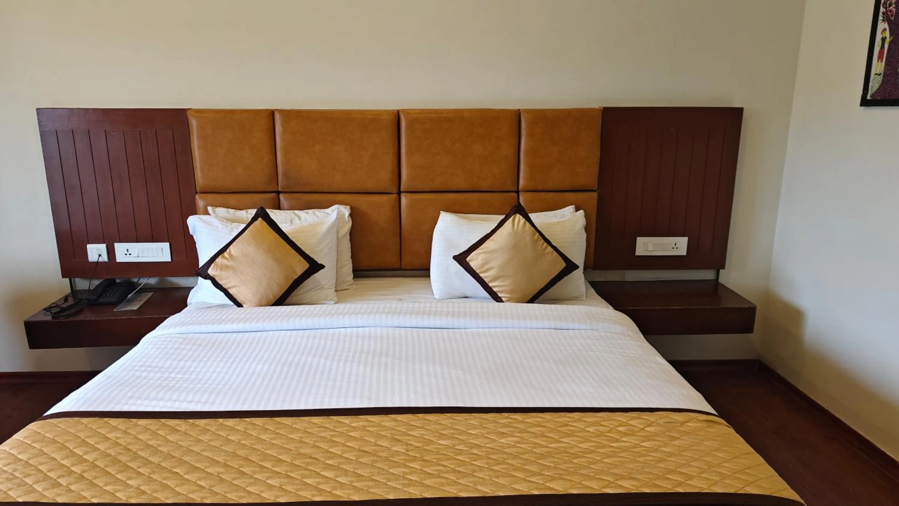 Bed in Yantra Resort, Ooty