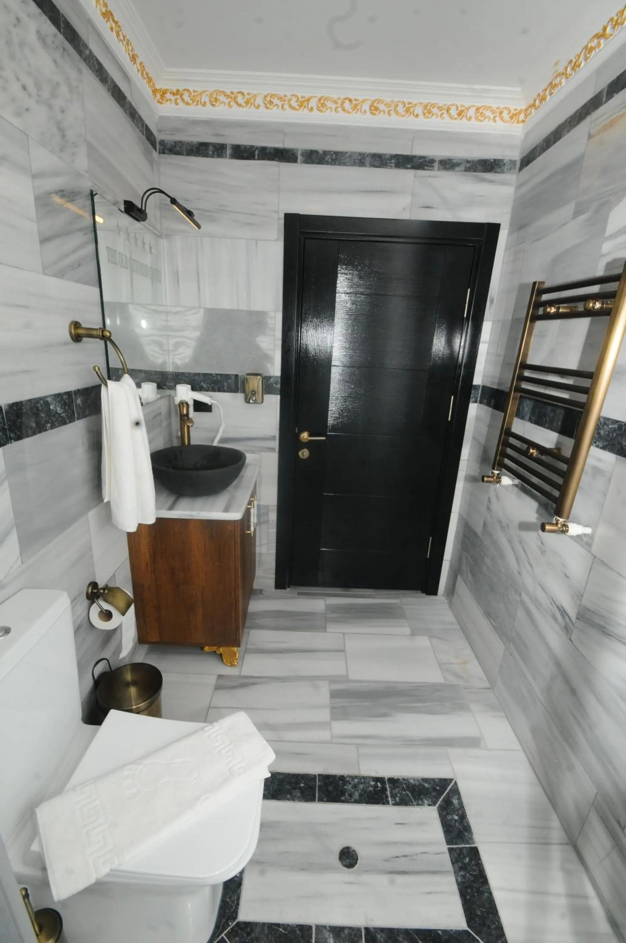 Bathroom in The Old Ottoman Castle