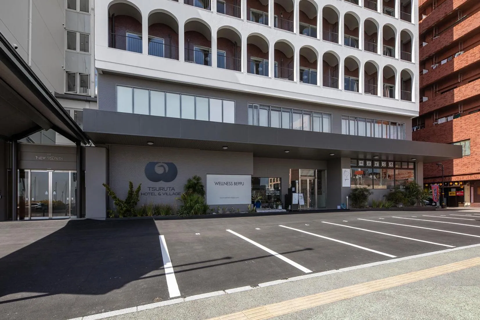 Property building in Hotel New Tsuruta