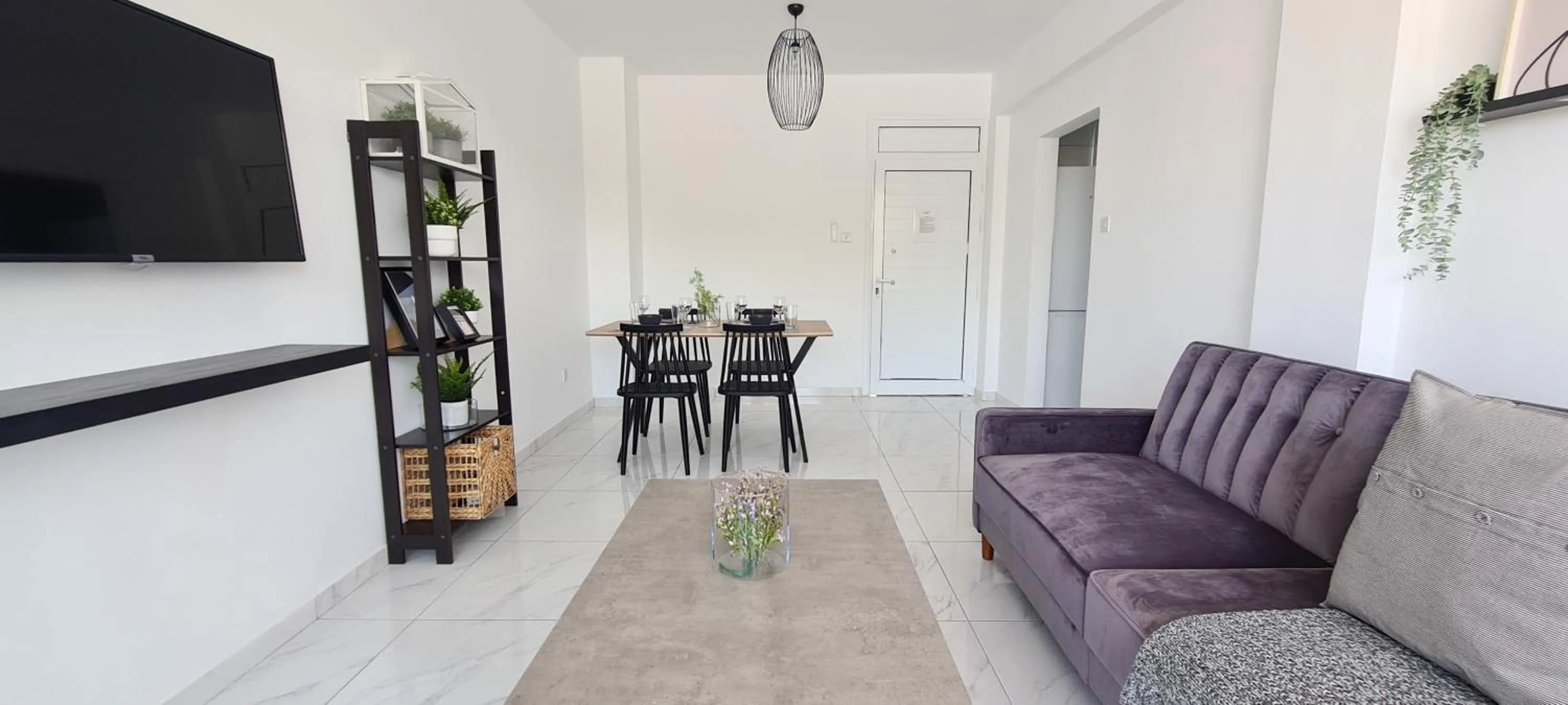 Communal lounge/ TV room in Phaedrus Living - Seaside Executive Flat Harbour 206