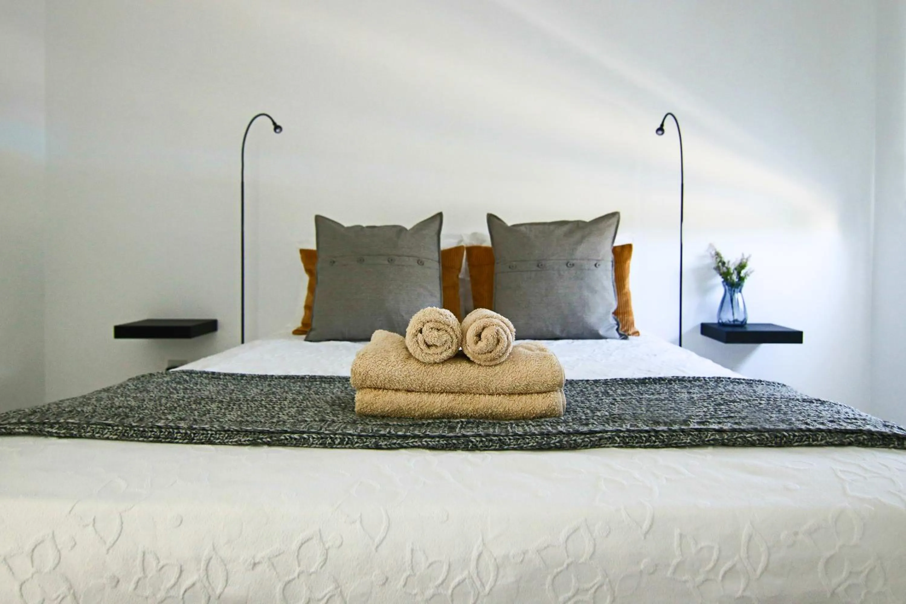 Bed in Phaedrus Living - Seaside Executive Flat Harbour 206