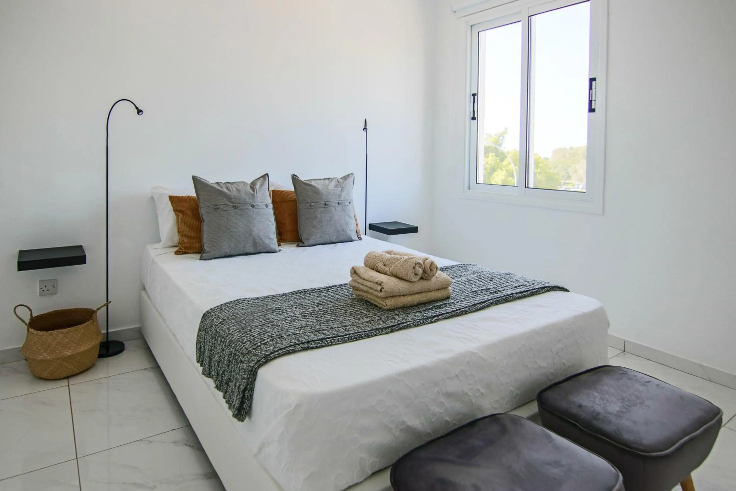 Bed in Phaedrus Living - Seaside Executive Flat Harbour 206
