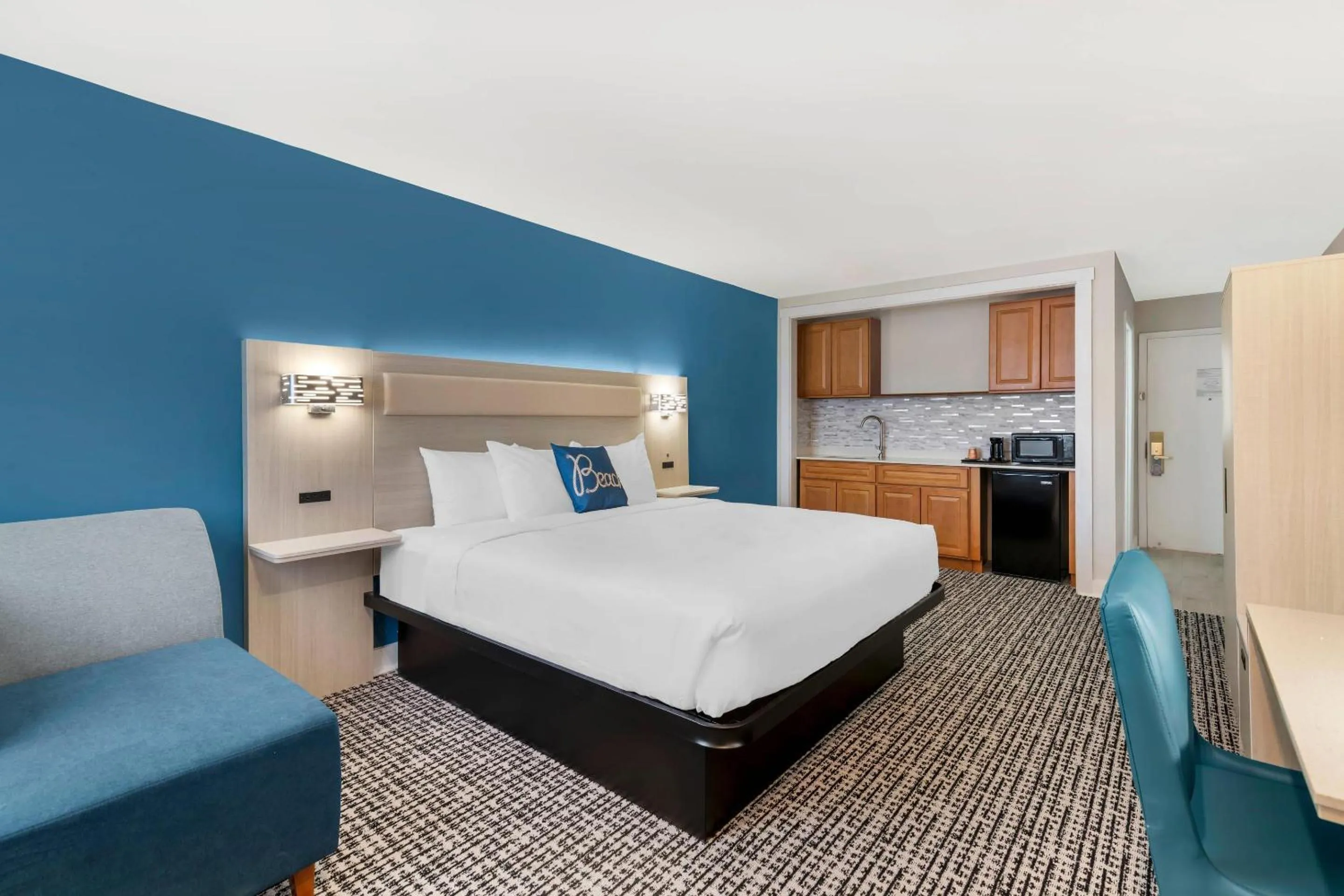 Bedroom, Bed in Heritage House Inn on Cape Cod, an Ascend Collection Hotel