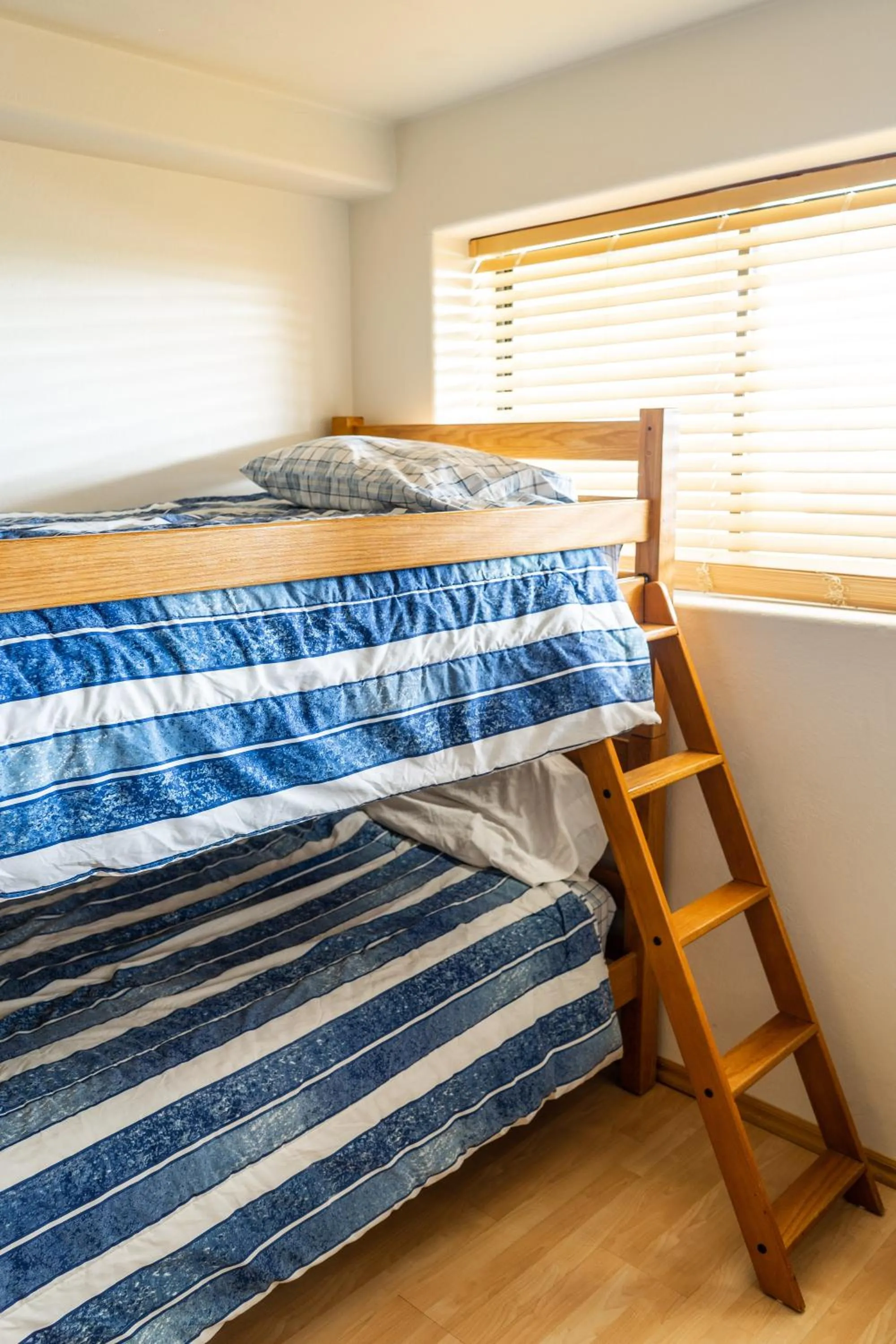 Bed in Country Cabins Inn