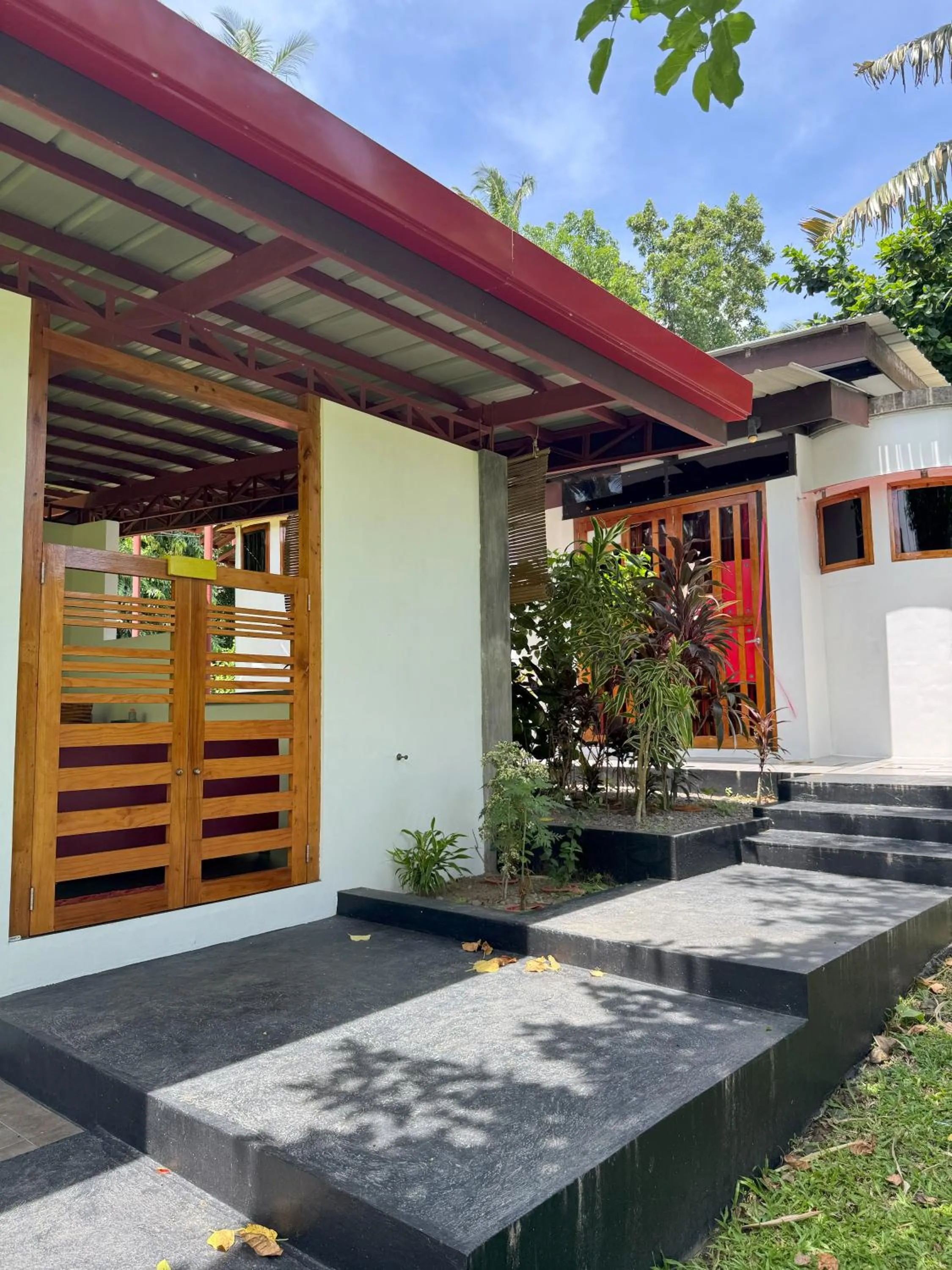 SomeWhere Else Boutique Resort